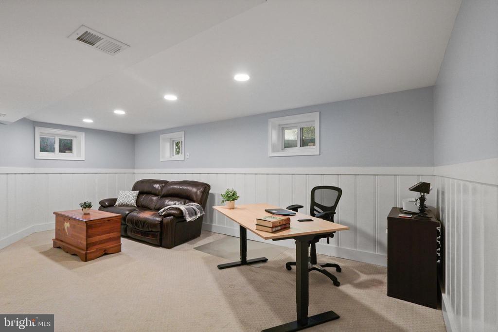 Springfield, Virginia, 22152, United States, 4 Bedrooms Bedrooms, ,3 BathroomsBathrooms,Residential,For Sale,1921904