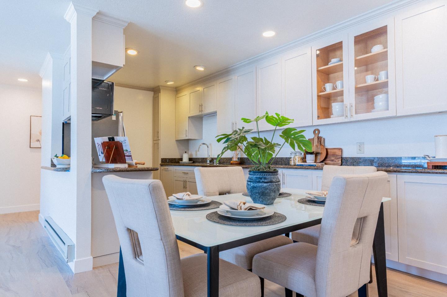 Mountain View, California, 94040, United States, 2 Bedrooms Bedrooms, ,2 BathroomsBathrooms,Residential,For Sale,1988122