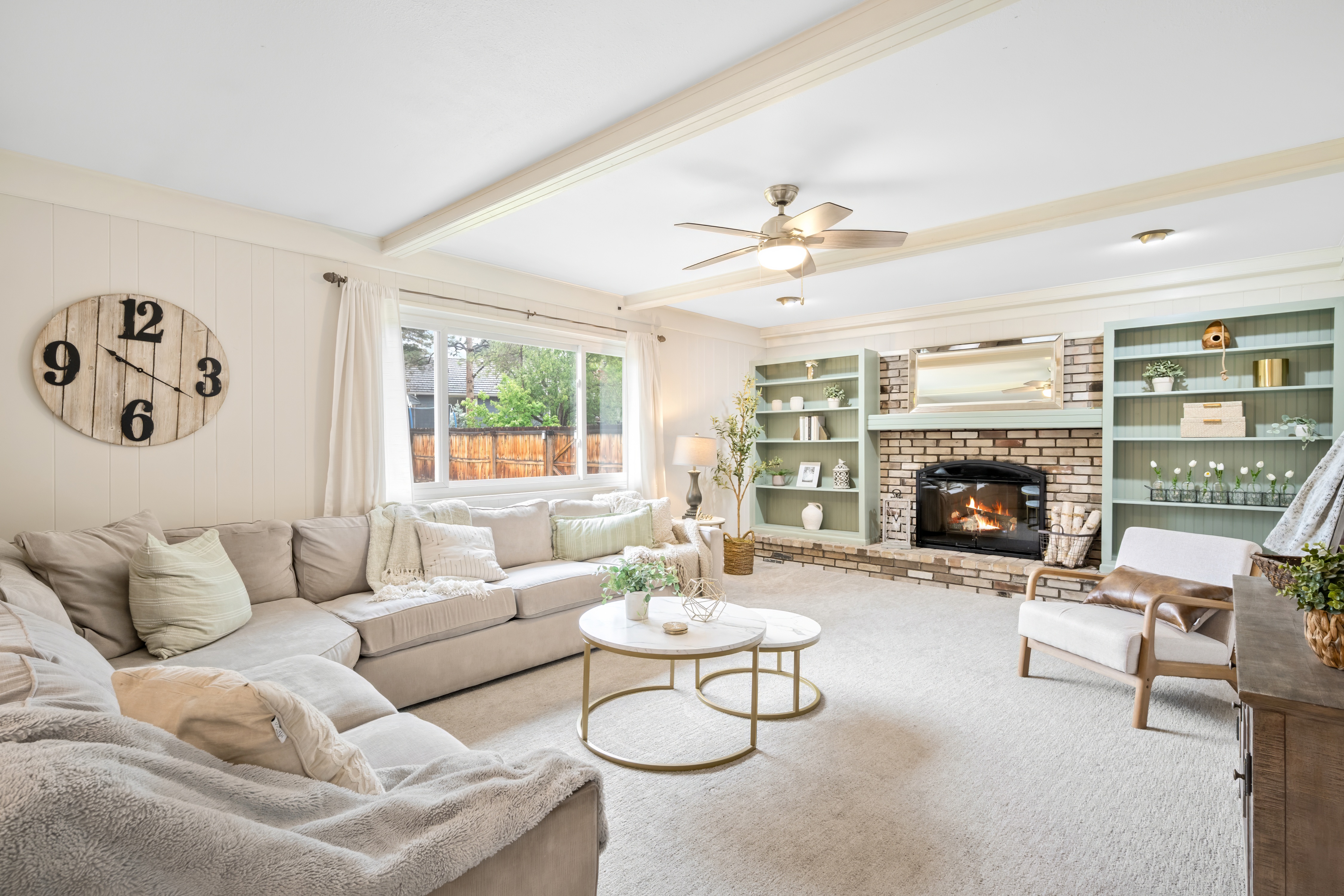  Beautifully Maintained Home in the Highly Desired Columbine Knolls Neighborhood - 物件實景