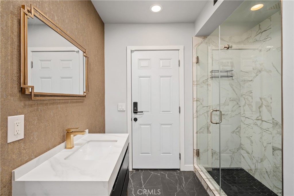 Valley Glen, California, 91401, United States, 4 Bedrooms Bedrooms, ,4 BathroomsBathrooms,Residential,For Sale,1990923