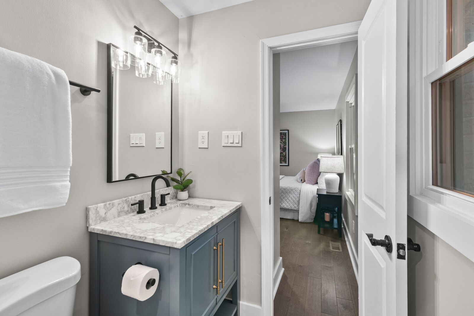 Yorktown, Virginia, 236923604, United States, 3 Bedrooms Bedrooms, ,2 BathroomsBathrooms,Residential,For Sale,1983250