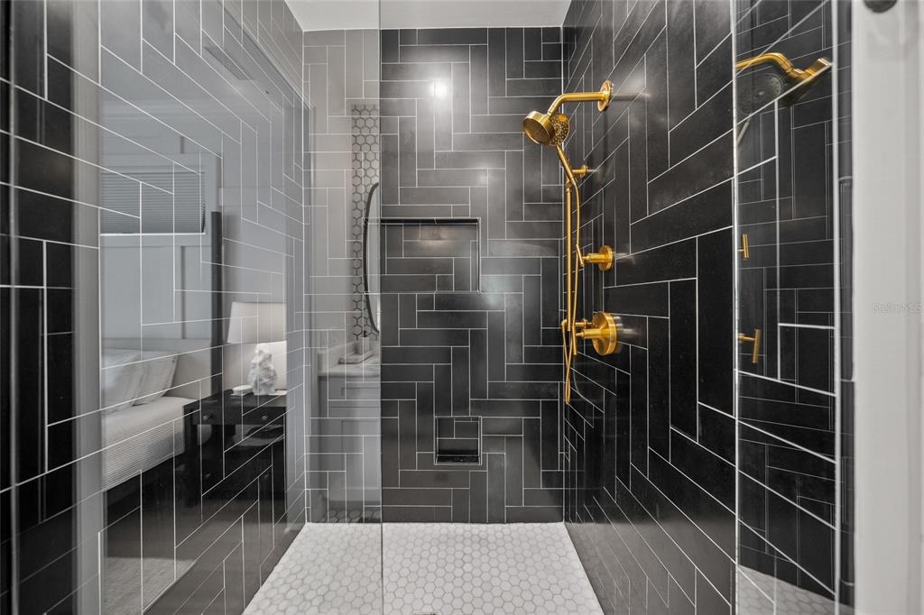 Anna Maria, Florida, 34216, United States, 5 Bedrooms Bedrooms, ,4 BathroomsBathrooms,Residential,For Sale,1819285