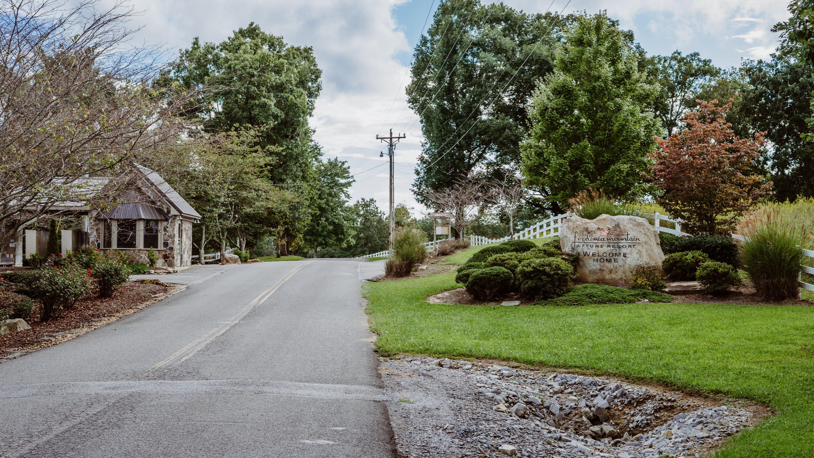 Dunlap, Tennessee, 37327, United States, 4 Bedrooms Bedrooms, ,3 BathroomsBathrooms,Residential,For Sale,1974830