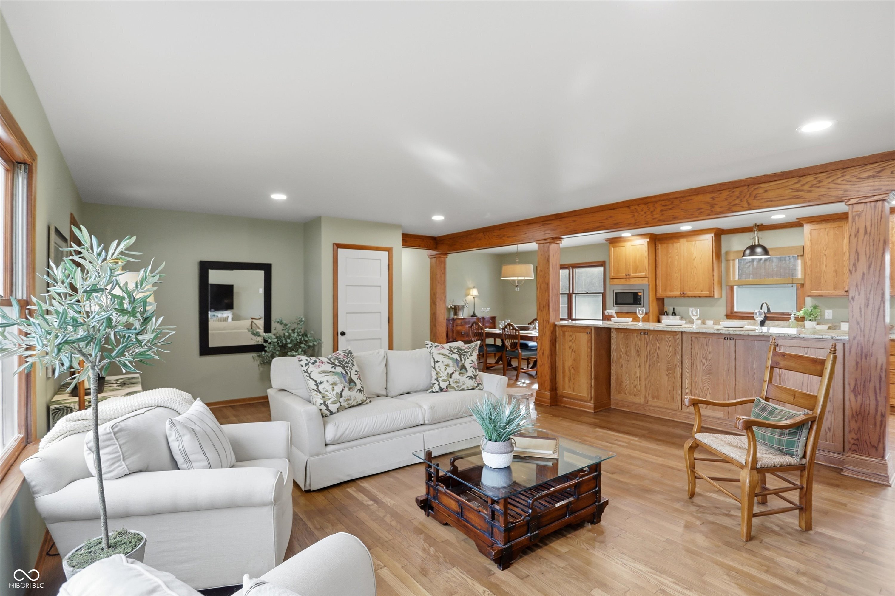 Zionsville, Indiana, 46077, United States, 3 Bedrooms Bedrooms, ,2 BathroomsBathrooms,Residential,For Sale,2008778