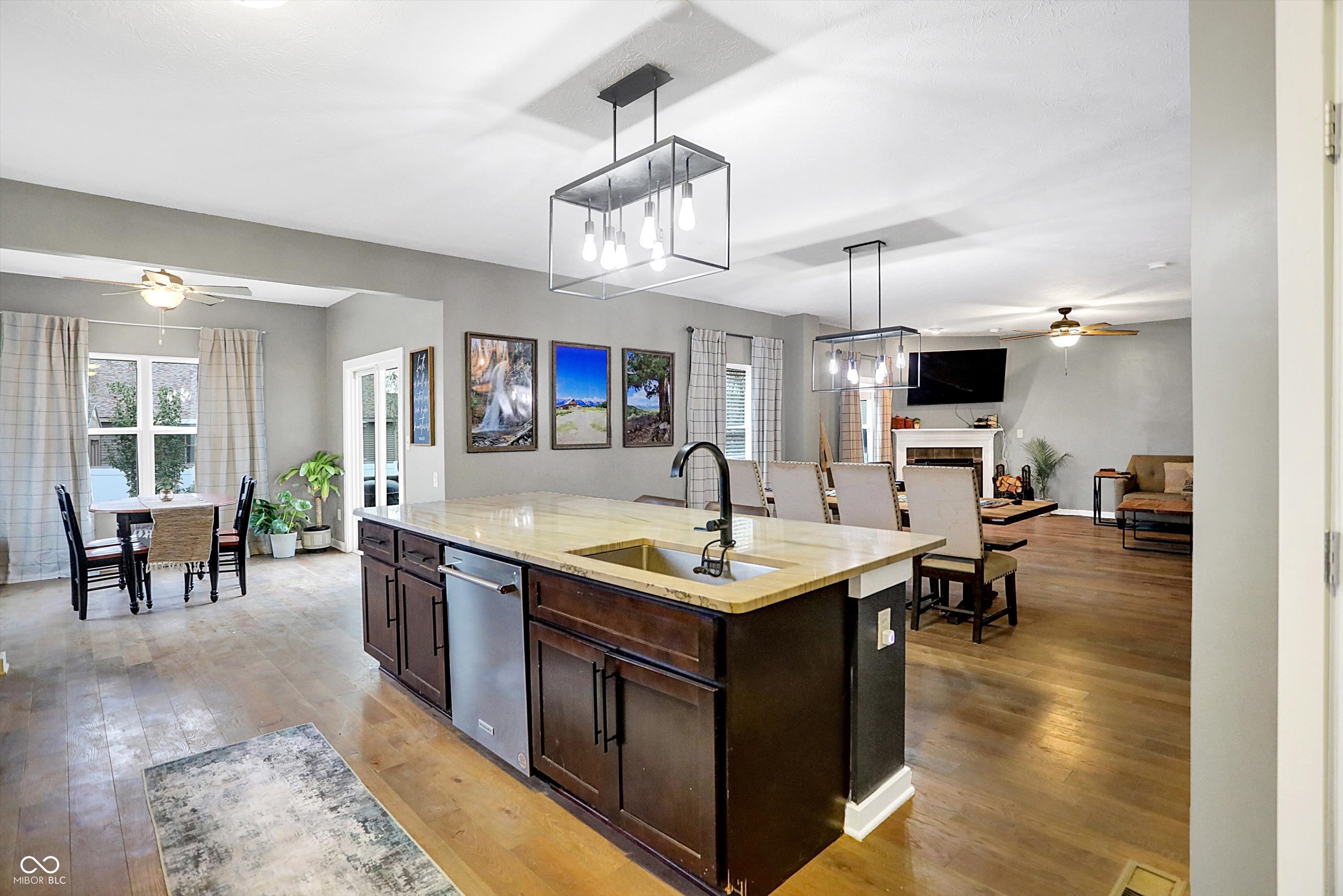 Franklin, Indiana, 46131, United States, 6 Bedrooms Bedrooms, ,4 BathroomsBathrooms,Residential,For Sale,1978604