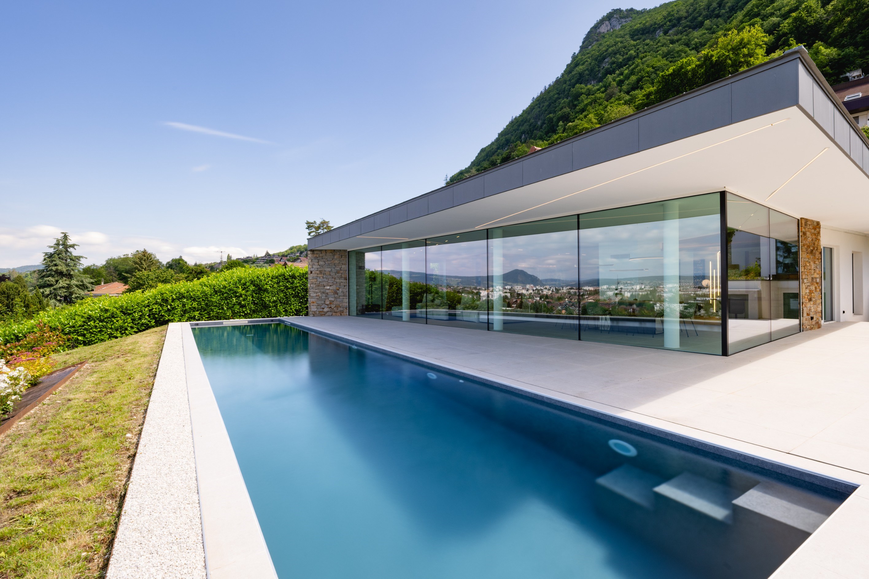  Exceptional villa with lake and mountain views - 物件實景