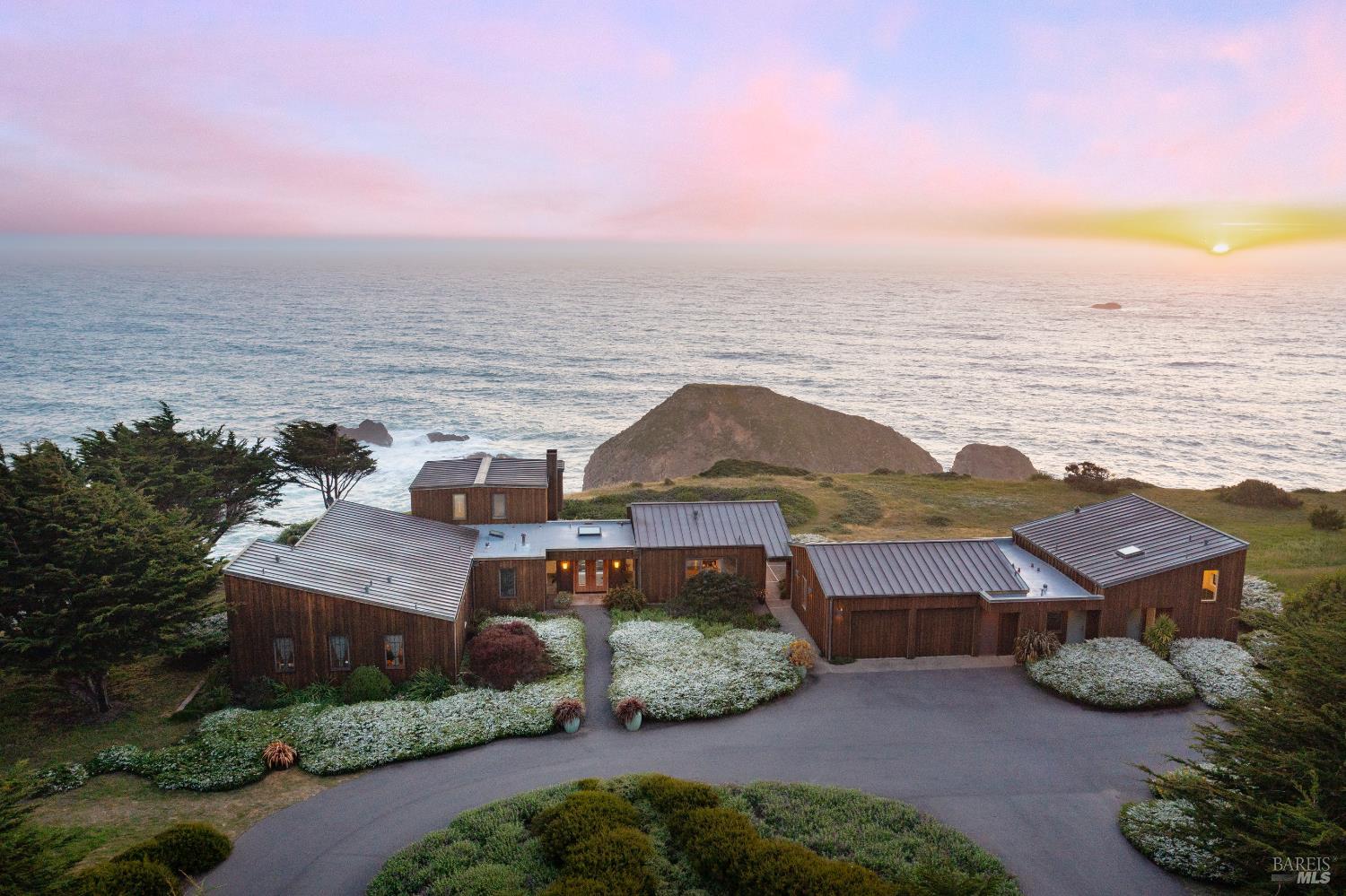 Elk, California, 95432, United States, 4 Bedrooms Bedrooms, ,4 BathroomsBathrooms,Residential,For Sale,1993215