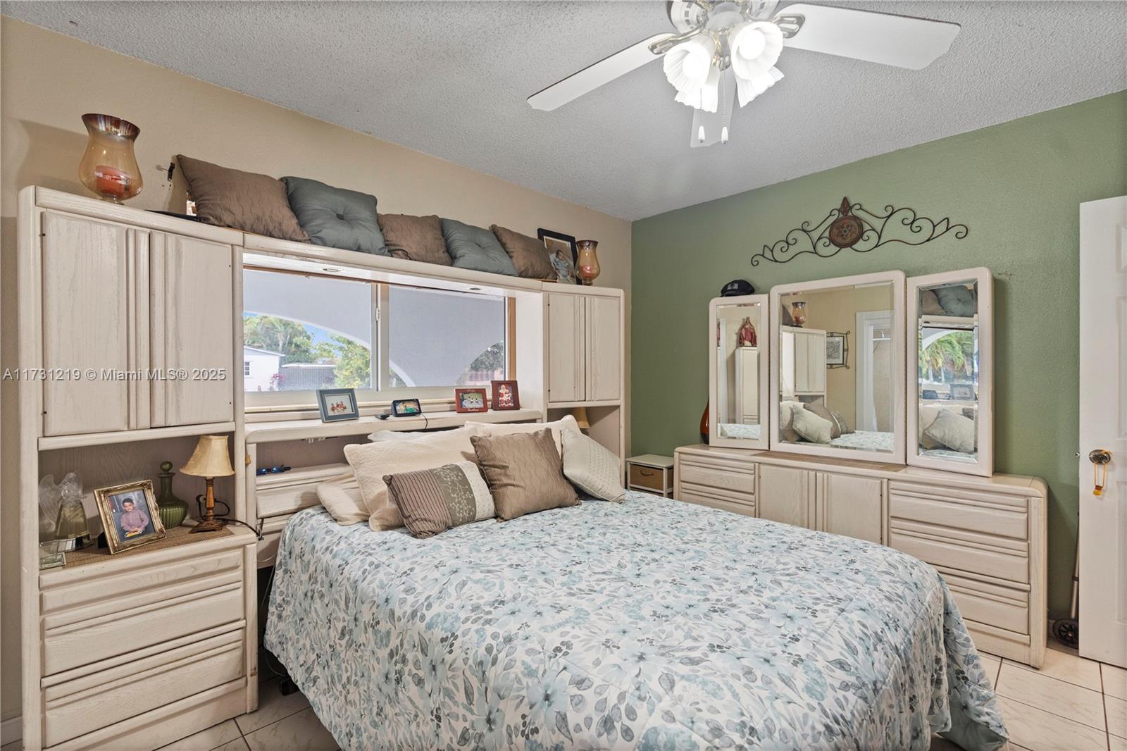 Hialeah, Florida, 33012, United States, 4 Bedrooms Bedrooms, ,4 BathroomsBathrooms,Residential,For Sale,1840227