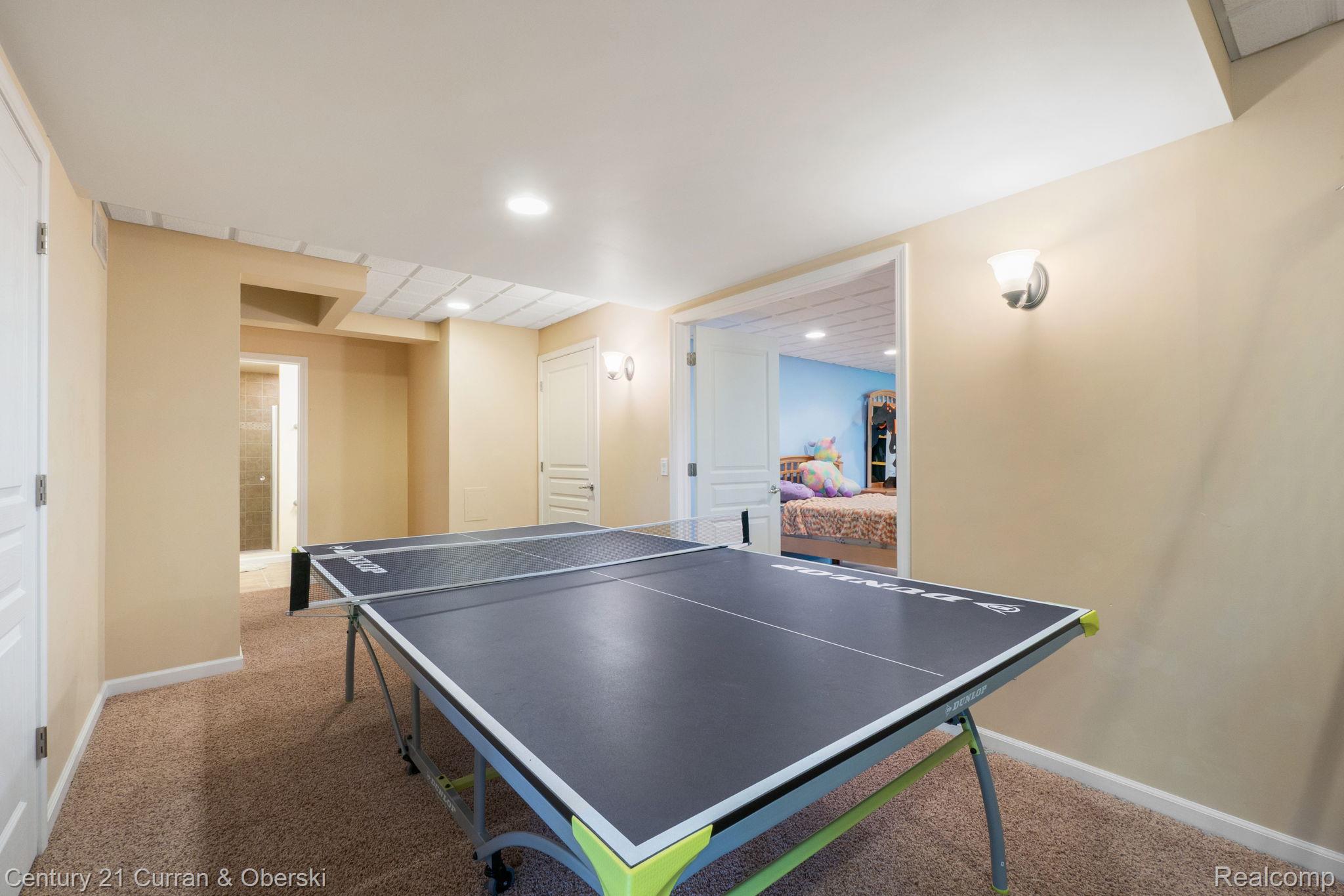 Northville, Michigan, 48168, United States, 5 Bedrooms Bedrooms, ,6 BathroomsBathrooms,Residential,For Sale,2048857