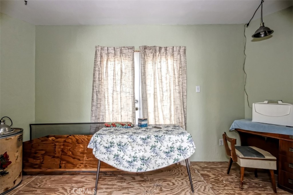 Newberry Springs, California, 92365, United States, 4 Bedrooms Bedrooms, ,6 BathroomsBathrooms,Residential,For Sale,1990195