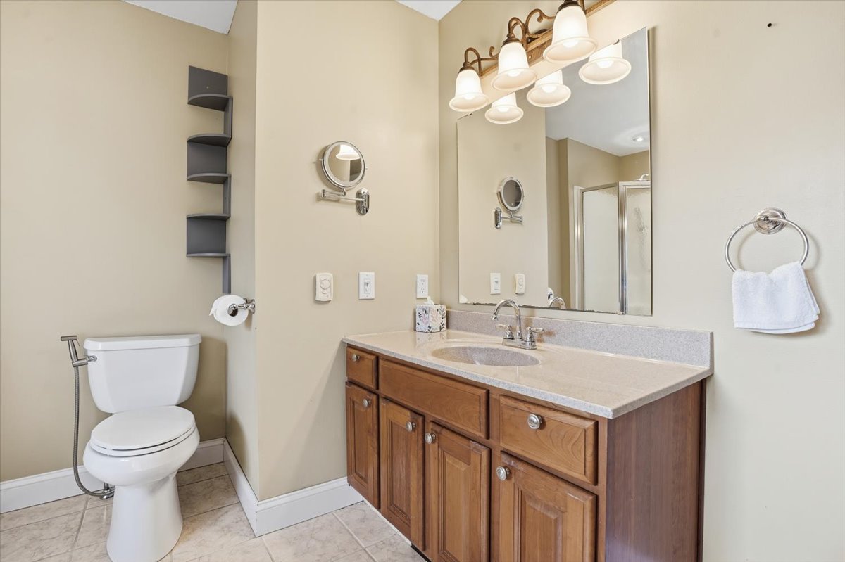 Milford, Pennsylvania, 18337, United States, 4 Bedrooms Bedrooms, ,3 BathroomsBathrooms,Residential,For Sale,2013781