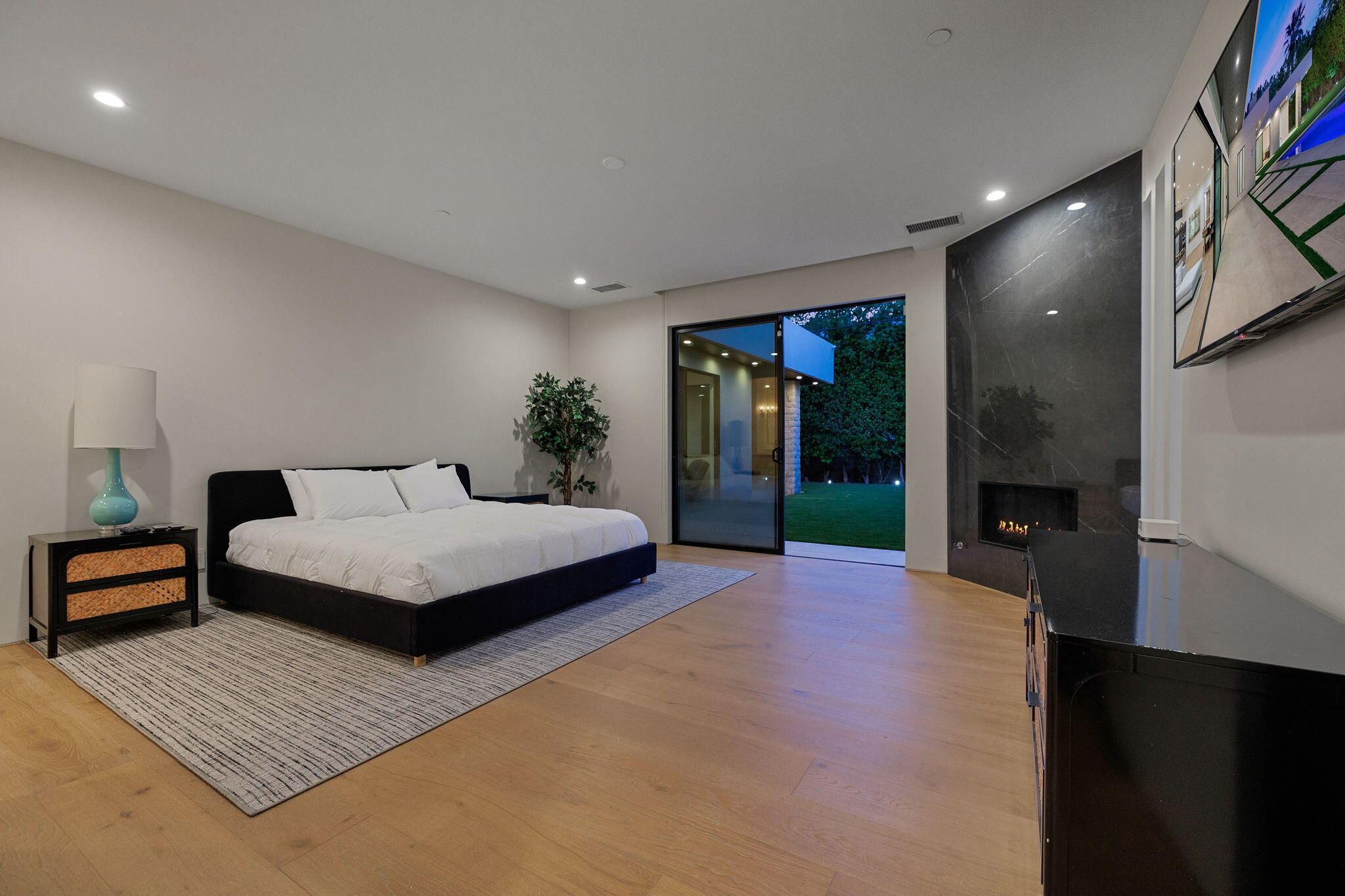 Palm Springs, California, 92262, United States, 5 Bedrooms Bedrooms, ,4 BathroomsBathrooms,Residential,For Sale,1805387
