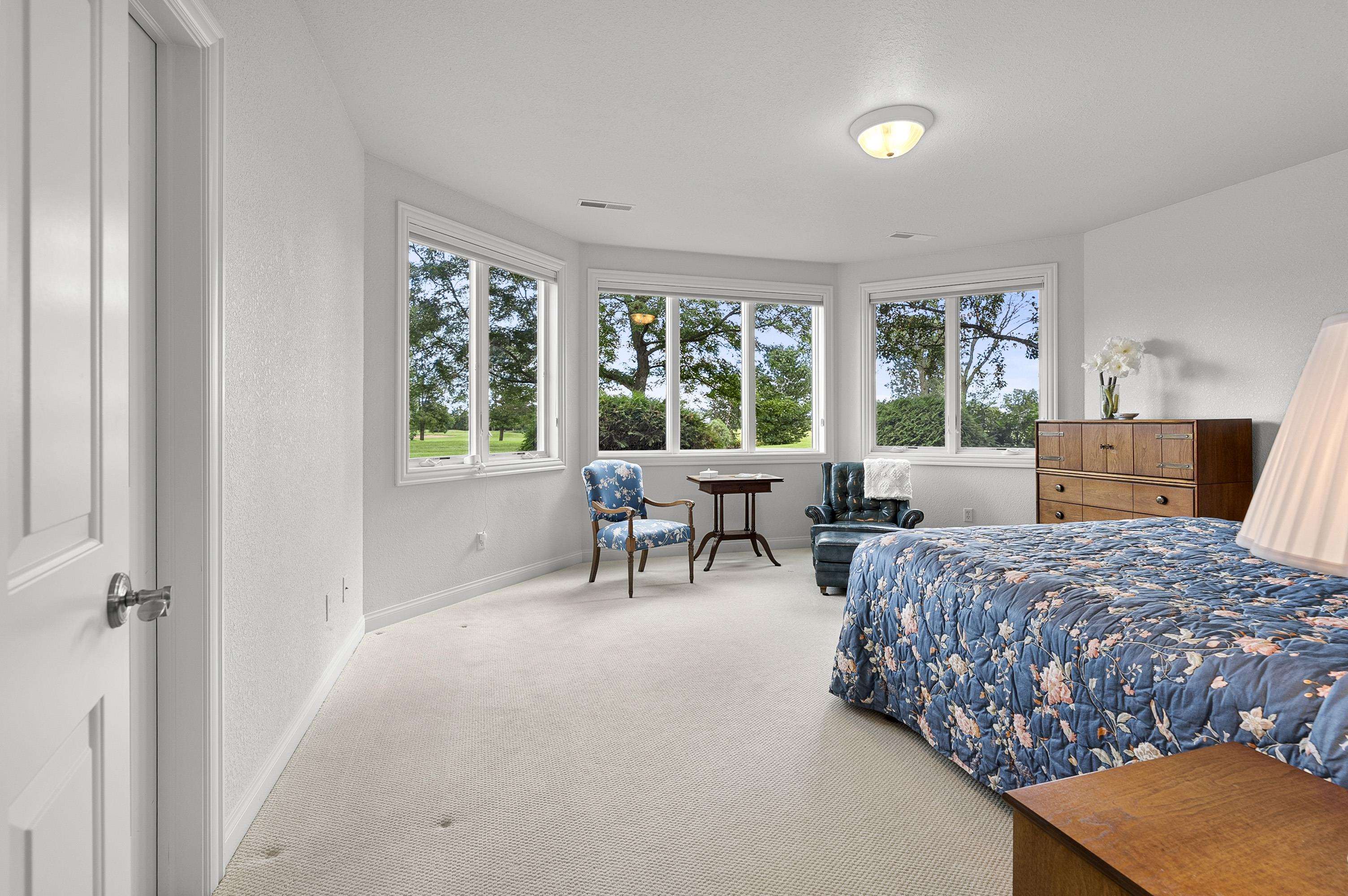NEENAH, Wisconsin, 54956, United States, 3 Bedrooms Bedrooms, ,3 BathroomsBathrooms,Residential,For Sale,1927222