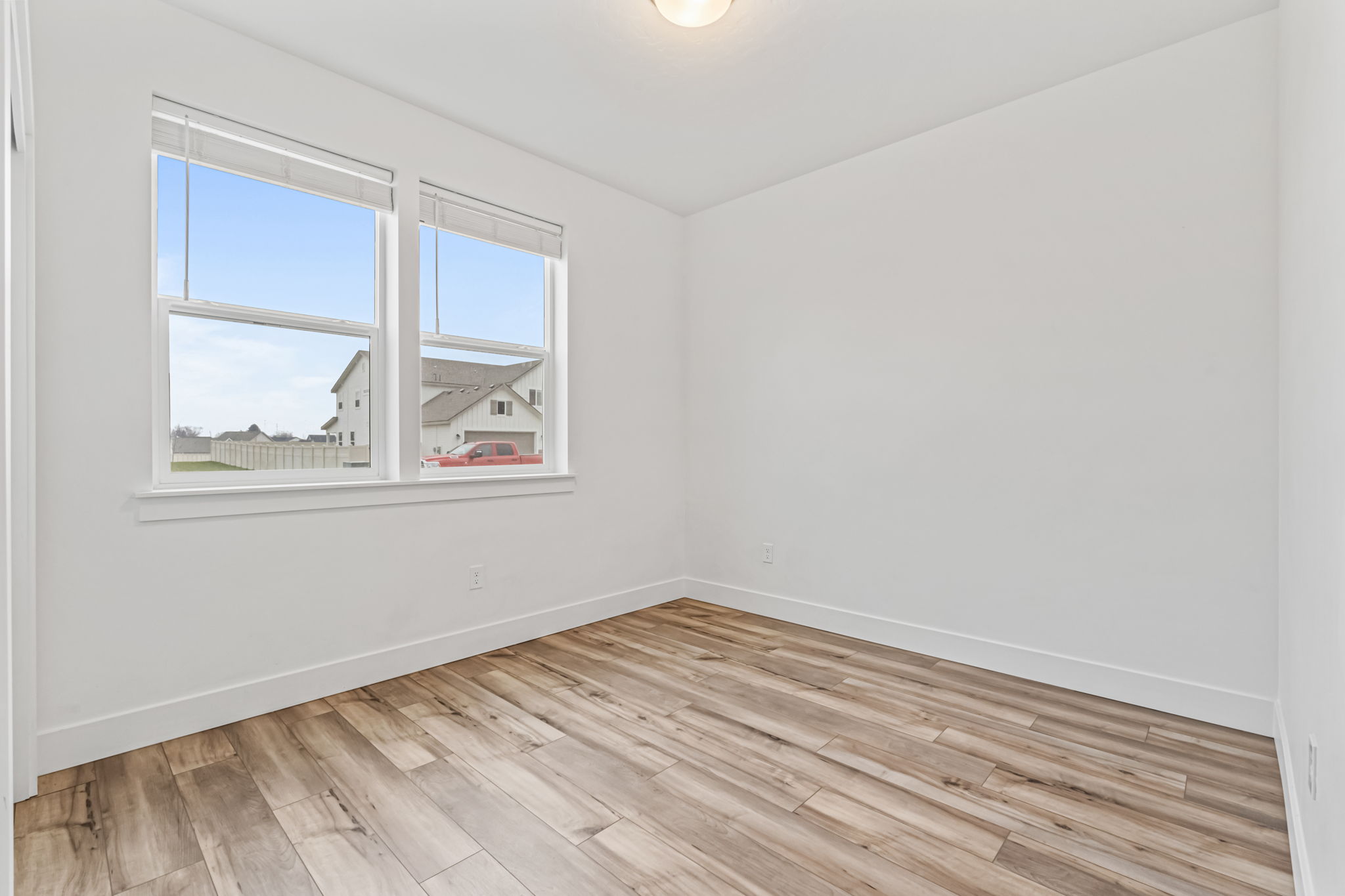 Caldwell, Idaho, 83607, United States, 4 Bedrooms Bedrooms, ,3 BathroomsBathrooms,Residential,For Sale,2005985