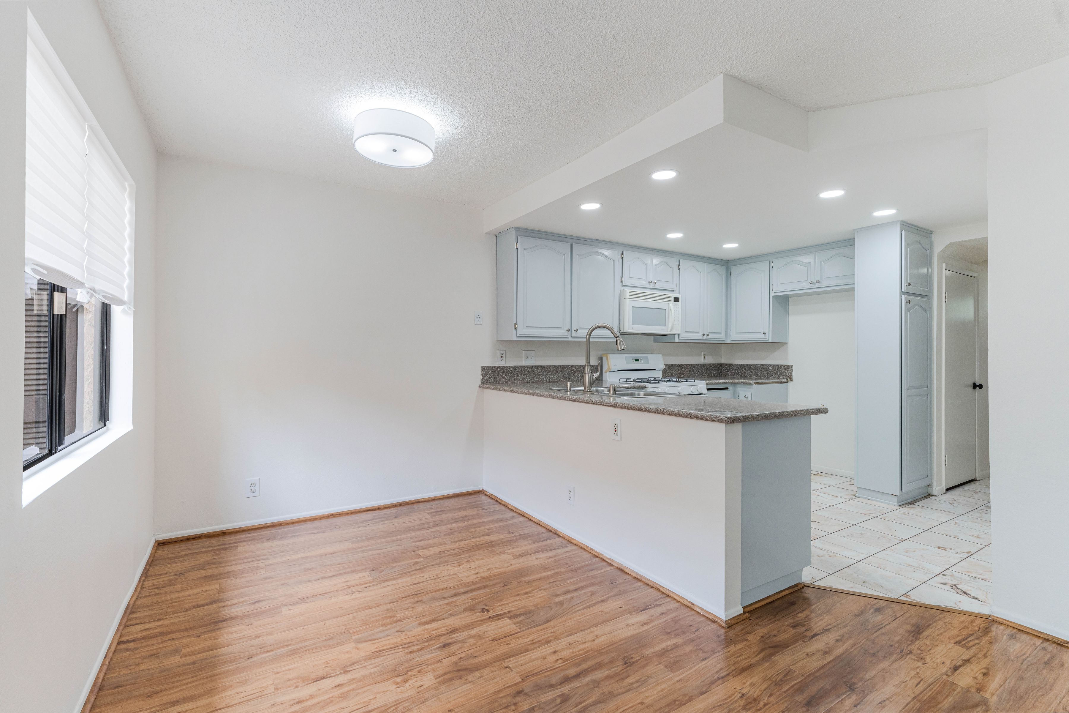  6746 Encino Avenue #2 - 物件實景