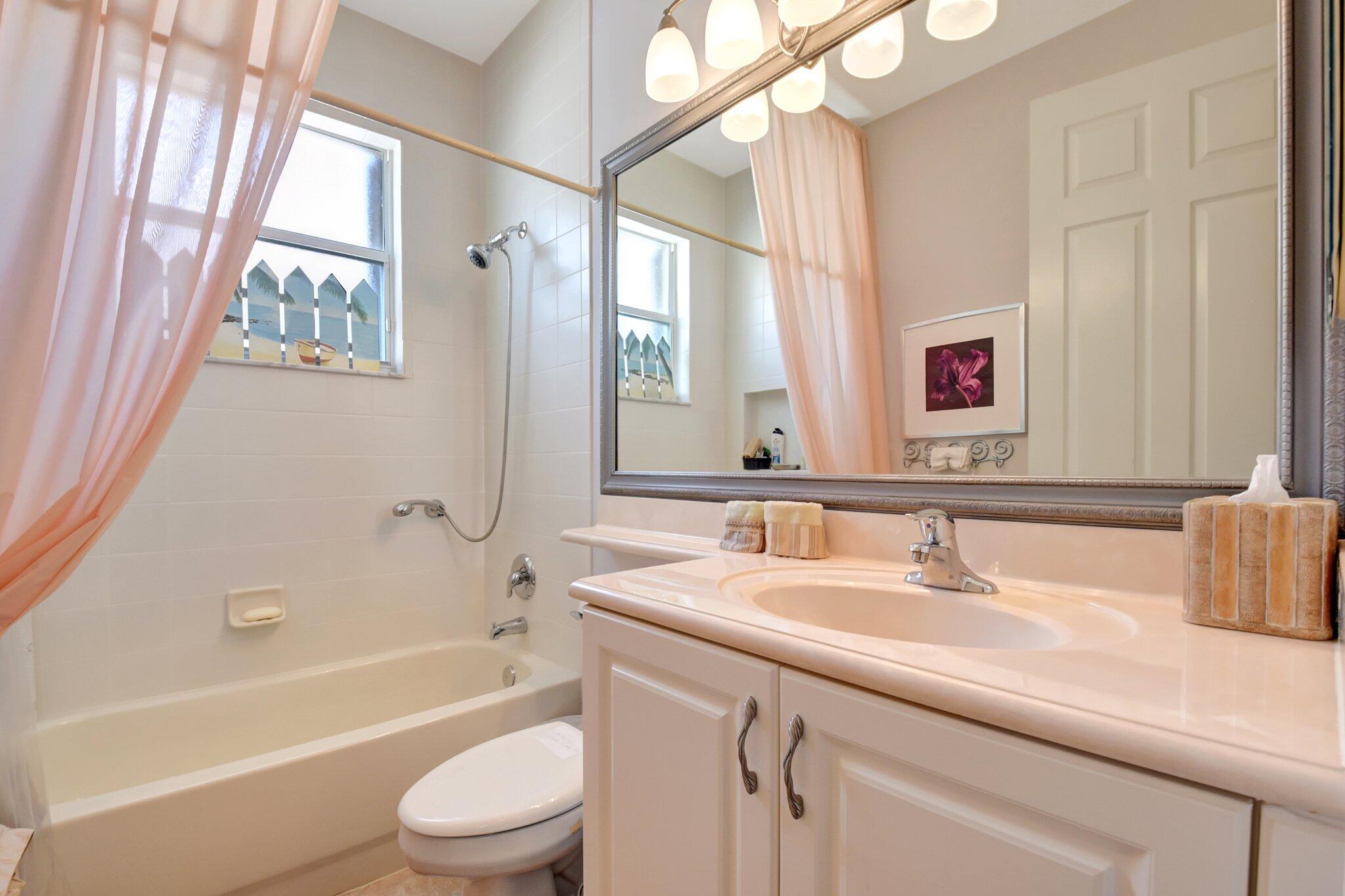 Lake Worth, Florida, 33467, United States, 4 Bedrooms Bedrooms, ,3 BathroomsBathrooms,Residential,For Sale,1829165