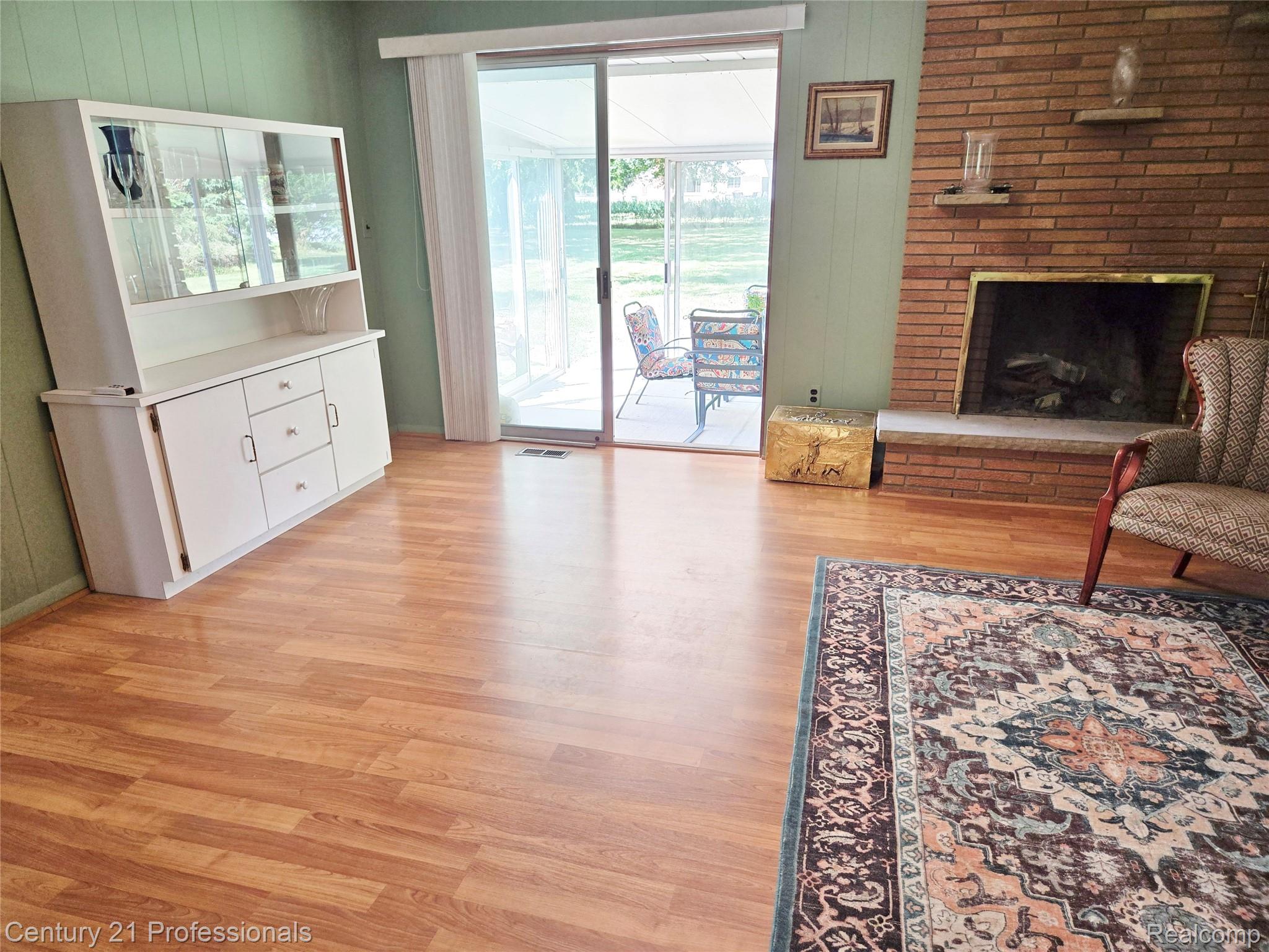 RochesterHills, Michigan, 48309, United States, 3 Bedrooms Bedrooms, ,3 BathroomsBathrooms,Residential,For Sale,1973960