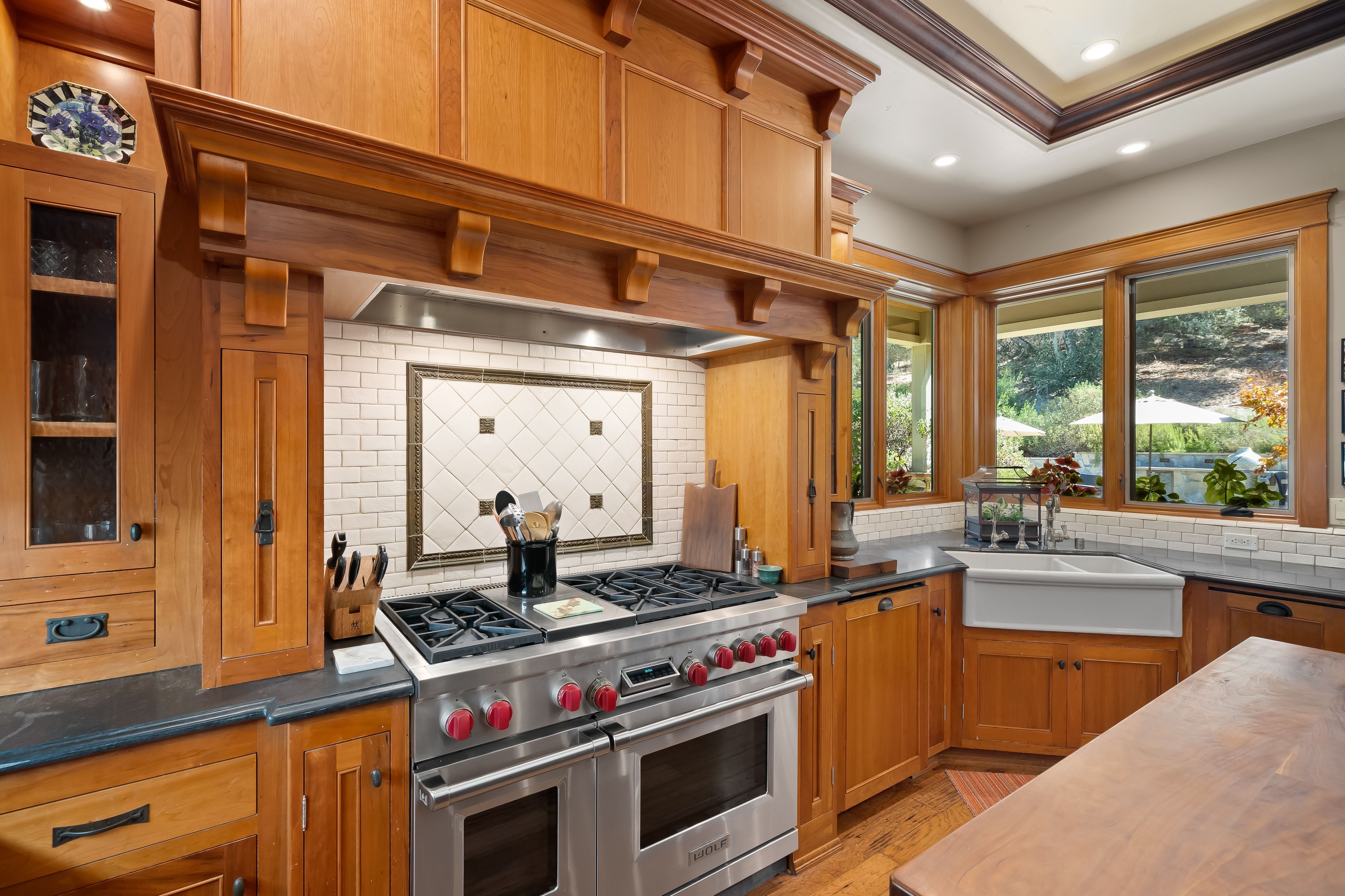  Timeless Craftsman Estate with Resort-Style Outdoor Living - 物件實景