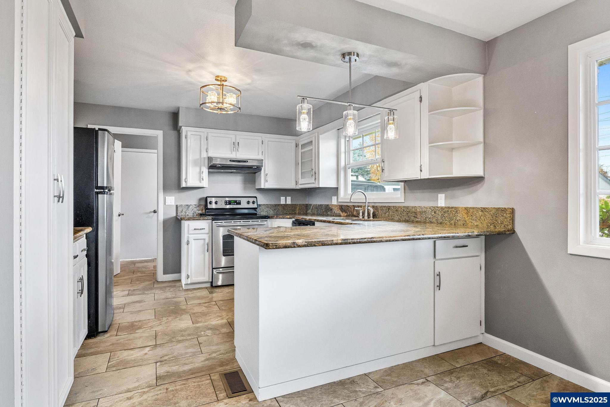 Keizer, Oregon, 97303, United States, 3 Bedrooms Bedrooms, ,2 BathroomsBathrooms,Residential,For Sale,1989311