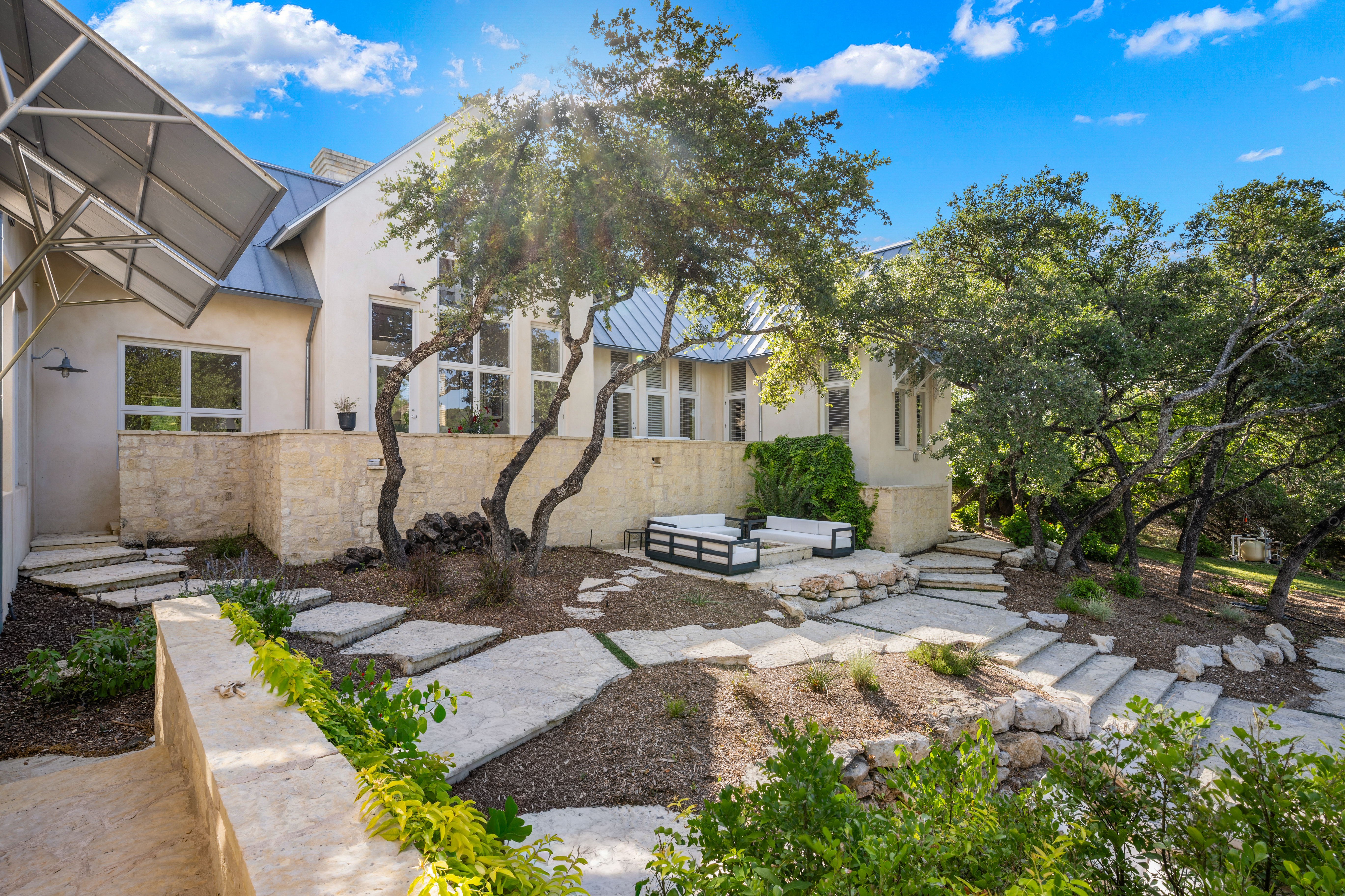  Hill Country Estate with Privacy and Presence - 物件實景
