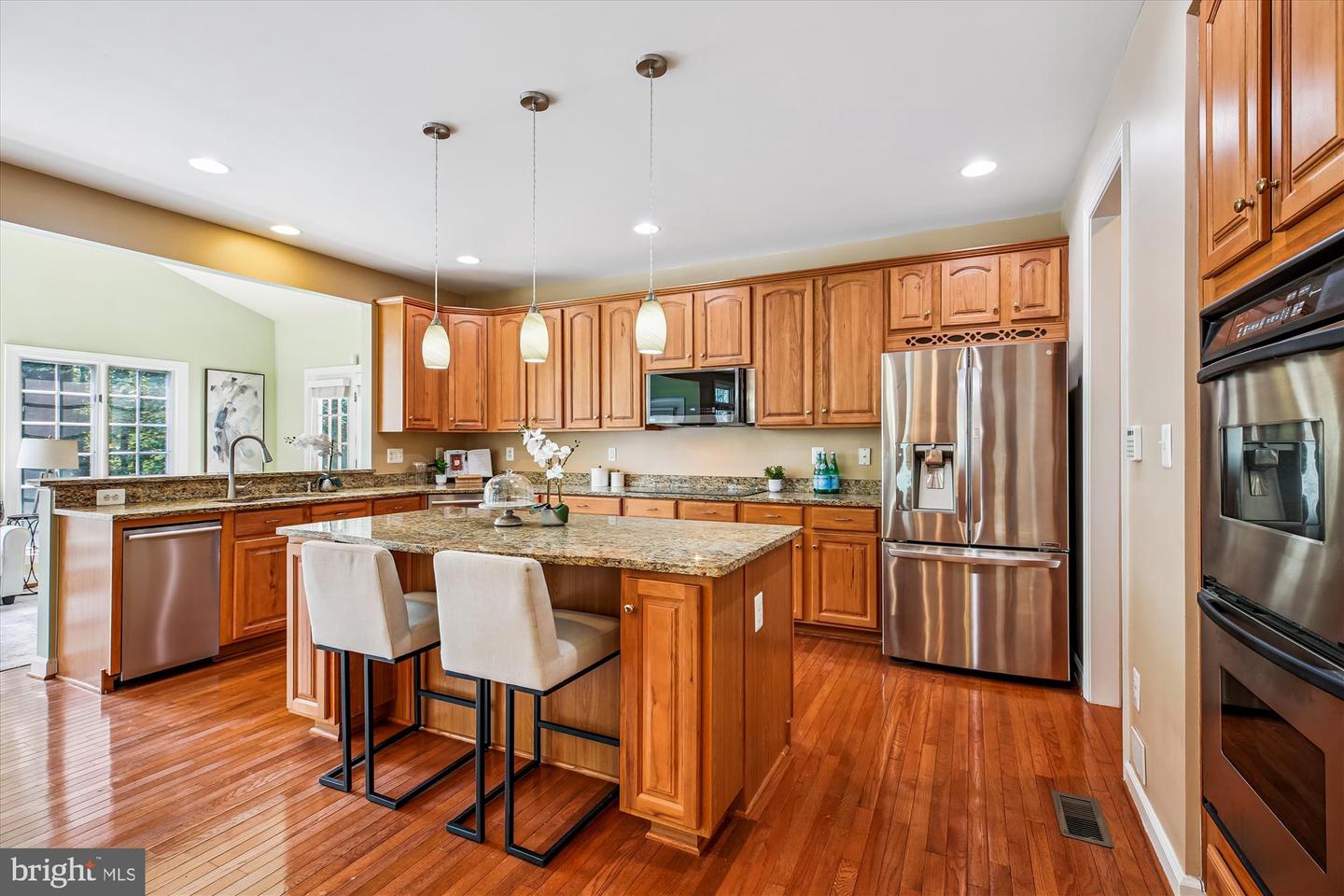 Gaithersburg, Maryland, 20878, United States, 5 Bedrooms Bedrooms, ,5 BathroomsBathrooms,Residential,For Sale,1907649