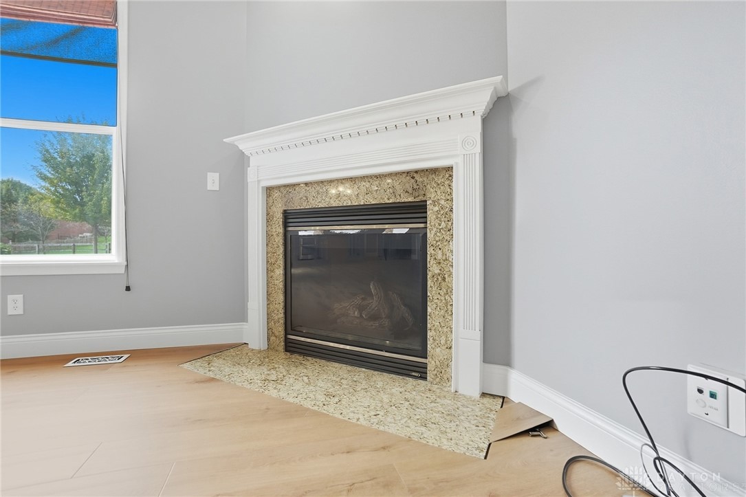 Clearcreek Twp, Ohio, 45458, United States, 4 Bedrooms Bedrooms, ,4 BathroomsBathrooms,Residential,For Sale,1966206