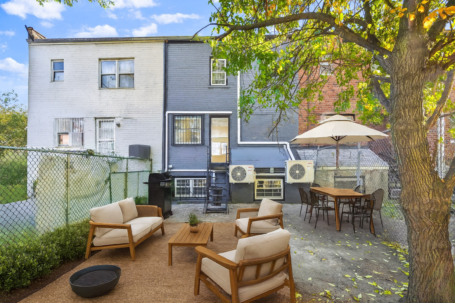 Brooklyn, New York, 11207, United States, 5 Bedrooms Bedrooms, ,4 BathroomsBathrooms,Residential,For Sale,1974760