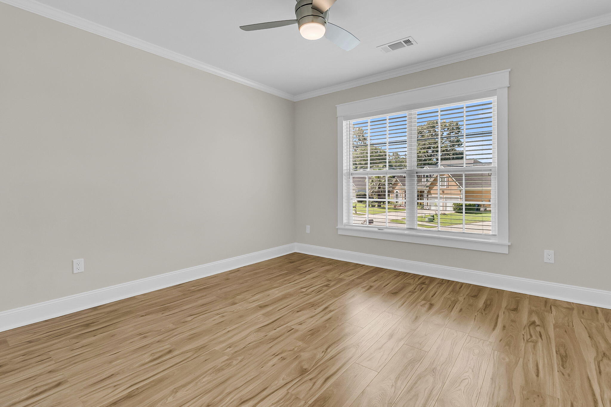 North Charleston, South Carolina, 29420, United States, 5 Bedrooms Bedrooms, ,4 BathroomsBathrooms,Residential,For Sale,1899453