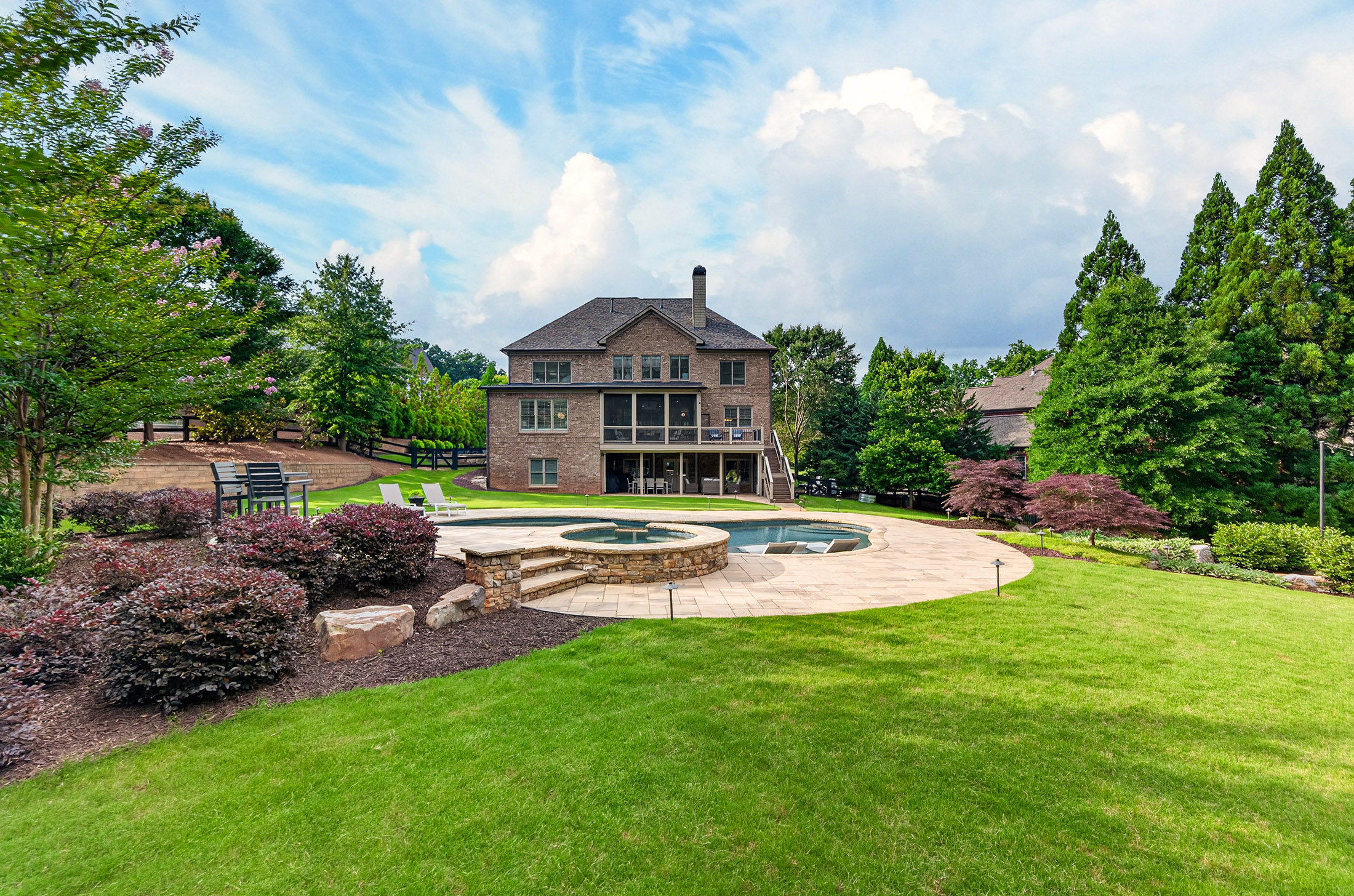  Nestled on a Quiet Cul-De-Sac Lot and Backing Directly to Birmingham Park - 物件實景