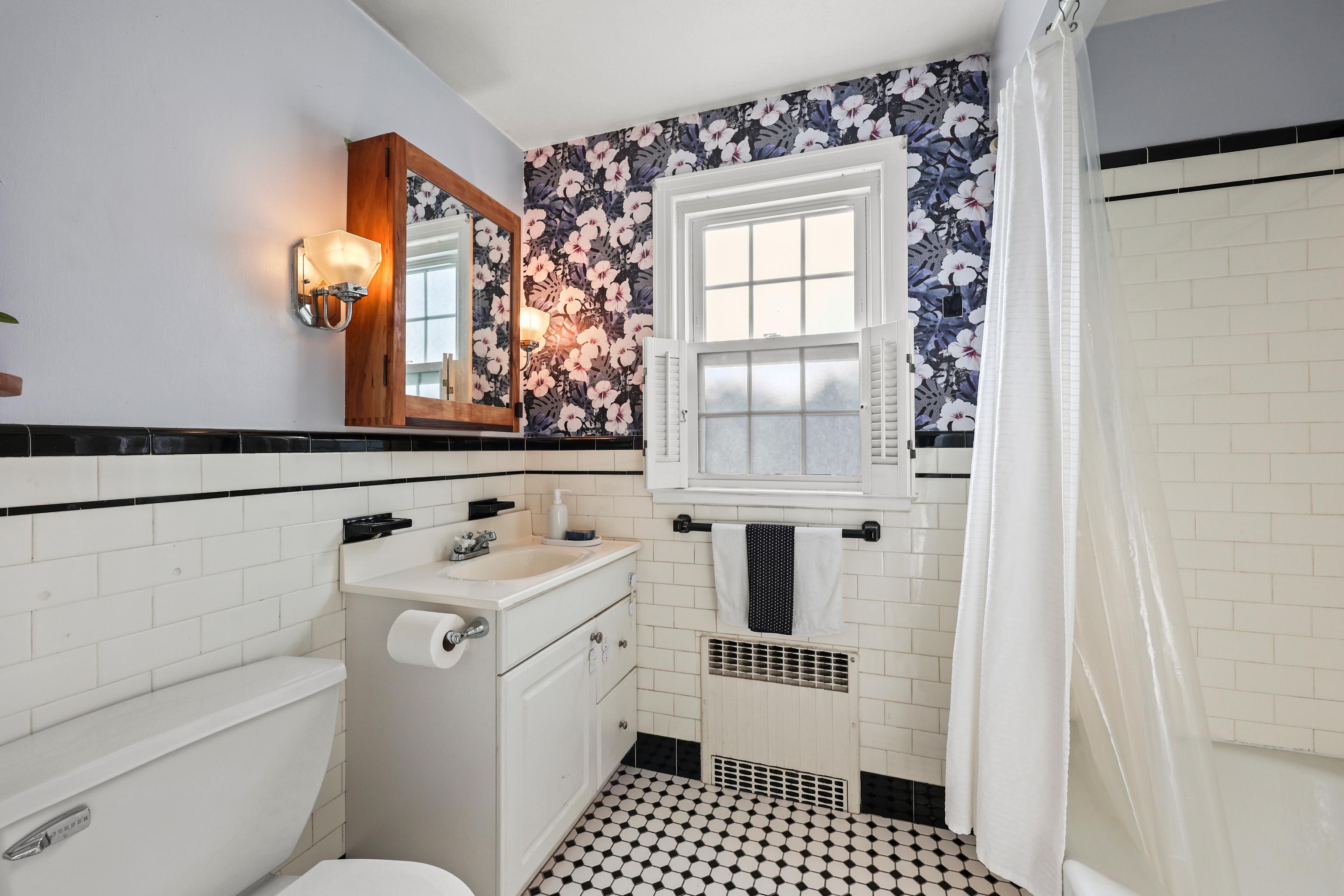 West Hartford, Connecticut, 06110, United States, 4 Bedrooms Bedrooms, ,2 BathroomsBathrooms,Residential,For Sale,1990757