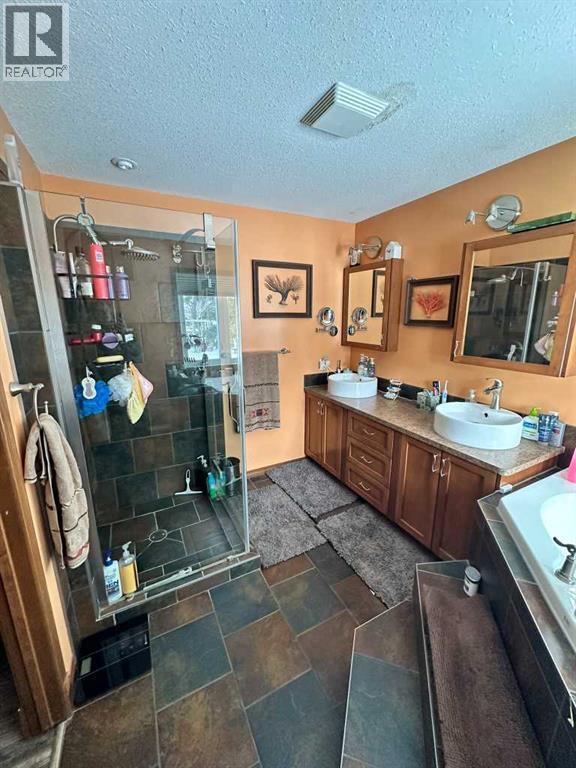 RURAL BEAVER COUNTY, Alberta, T0B 4N0, CA, 5 Bedrooms Bedrooms, ,3 BathroomsBathrooms,Residential,For Sale,1856666