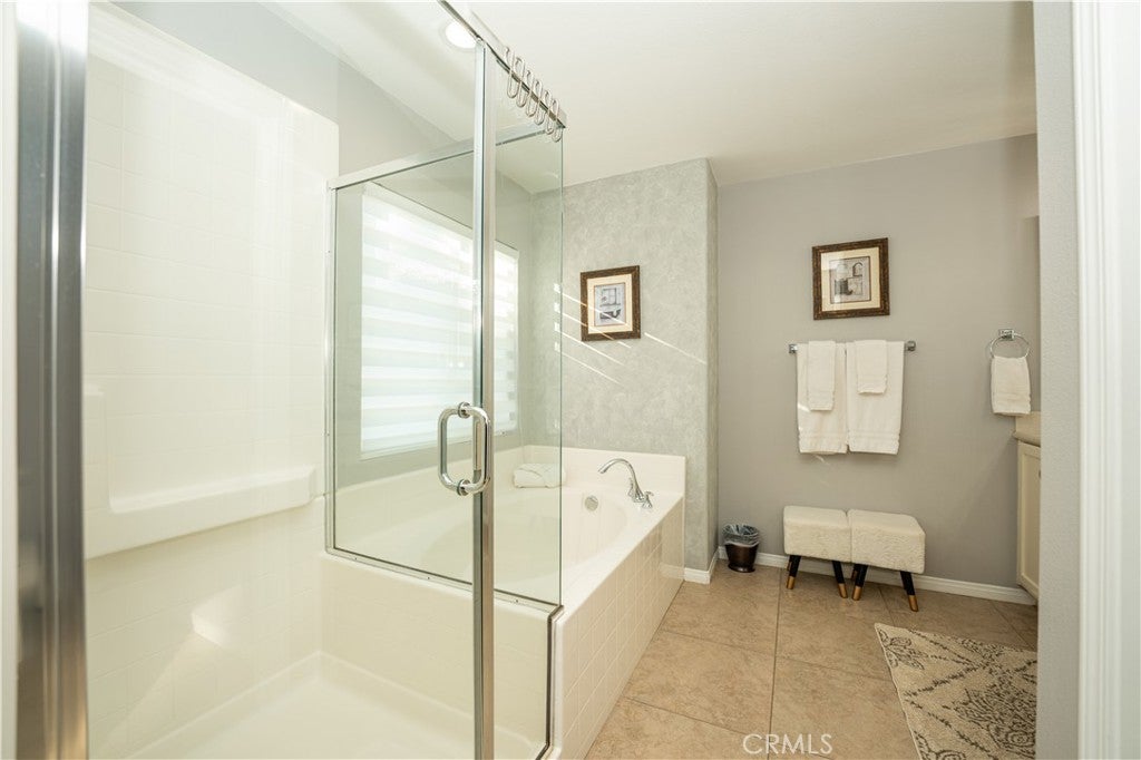 Indio, California, 92203, United States, 5 Bedrooms Bedrooms, ,3 BathroomsBathrooms,Residential,For Sale,1989302