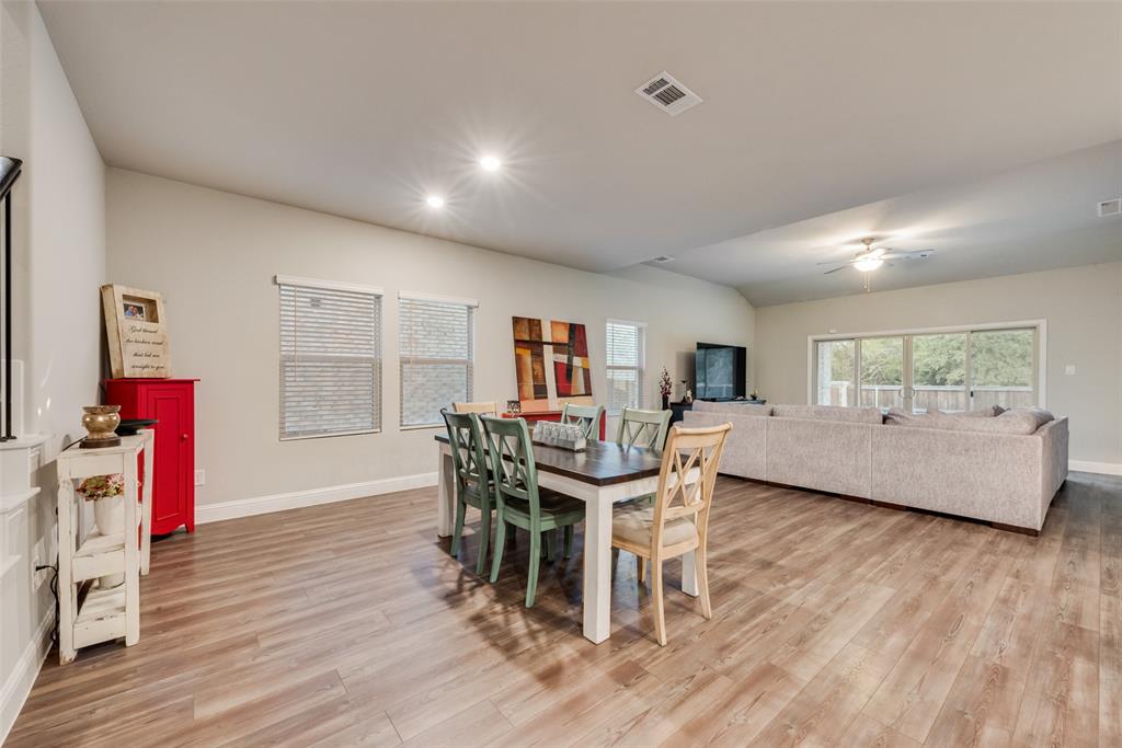 Melissa, Texas, 75454, United States, 4 Bedrooms Bedrooms, ,4 BathroomsBathrooms,Residential,For Sale,1900978