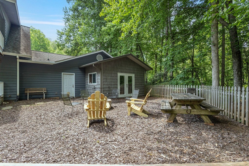 Hayesville, North Carolina, 28904, United States, 4 Bedrooms Bedrooms, ,2 BathroomsBathrooms,Residential,For Sale,1871296