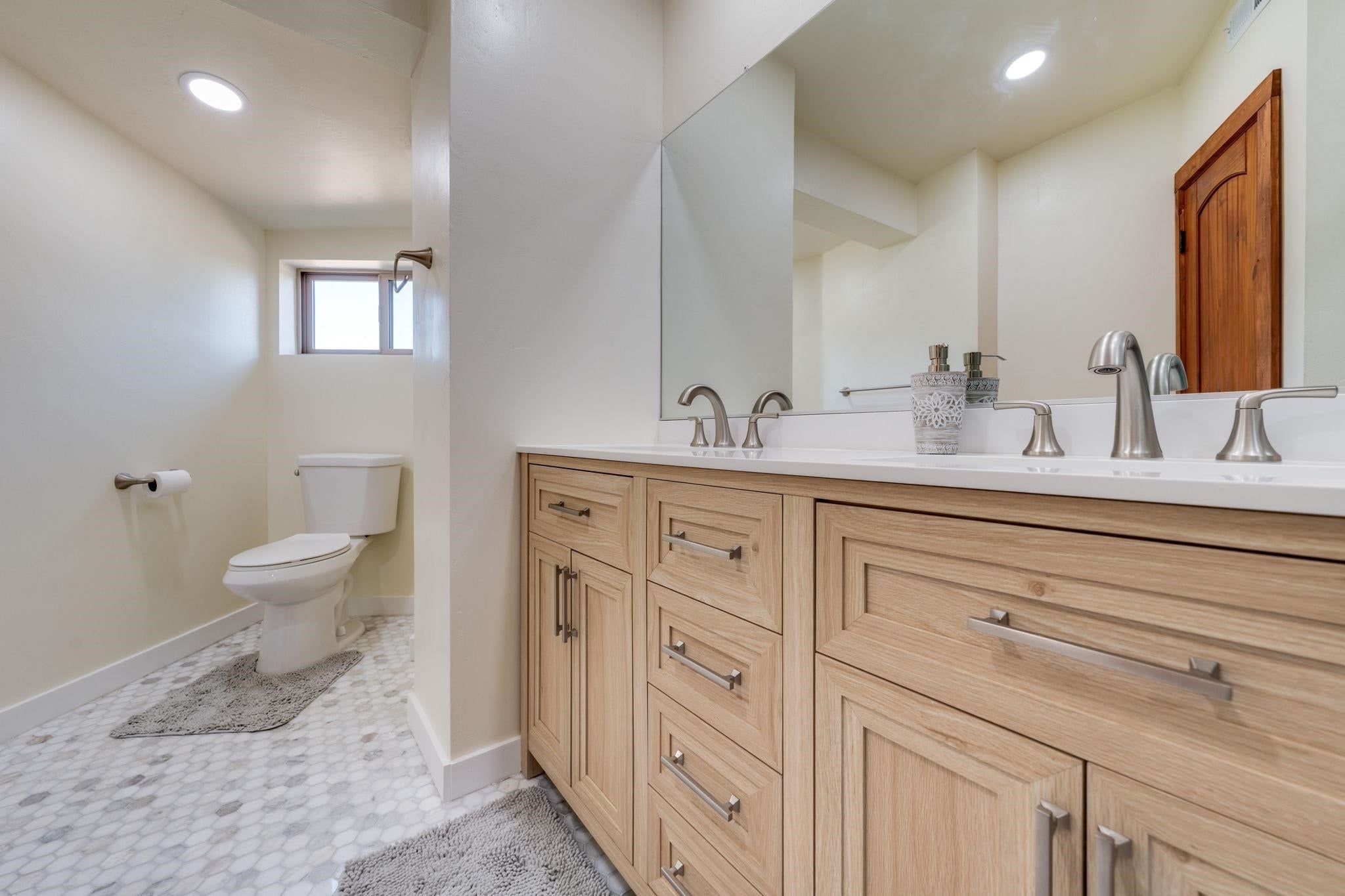 Shingle Springs, California, 95682, United States, 6 Bedrooms Bedrooms, ,2 BathroomsBathrooms,Residential,For Sale,2009241