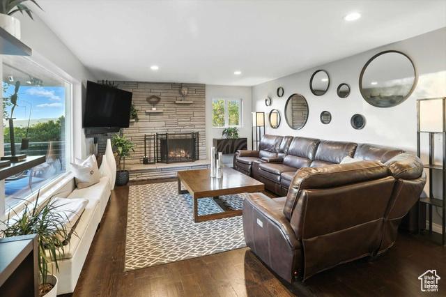 Salt Lake City, Utah, 84124, United States, 4 Bedrooms Bedrooms, ,4 BathroomsBathrooms,Residential,For Sale,1904516