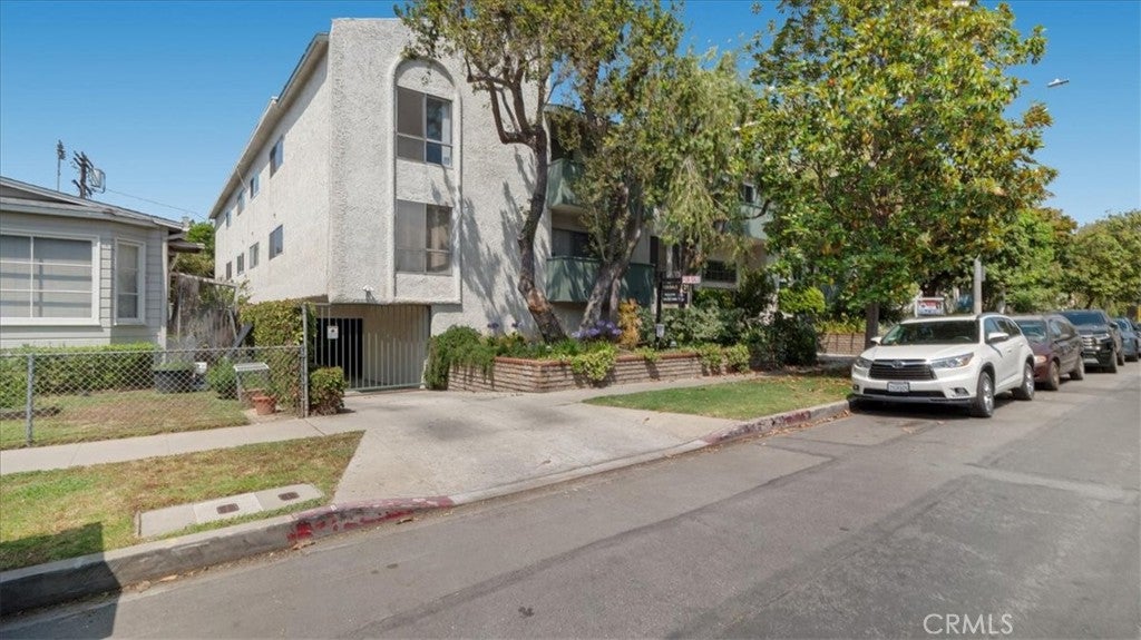 Los Angeles, California, 90034, United States, 2 Bedrooms Bedrooms, ,2 BathroomsBathrooms,Residential,For Sale,2025767