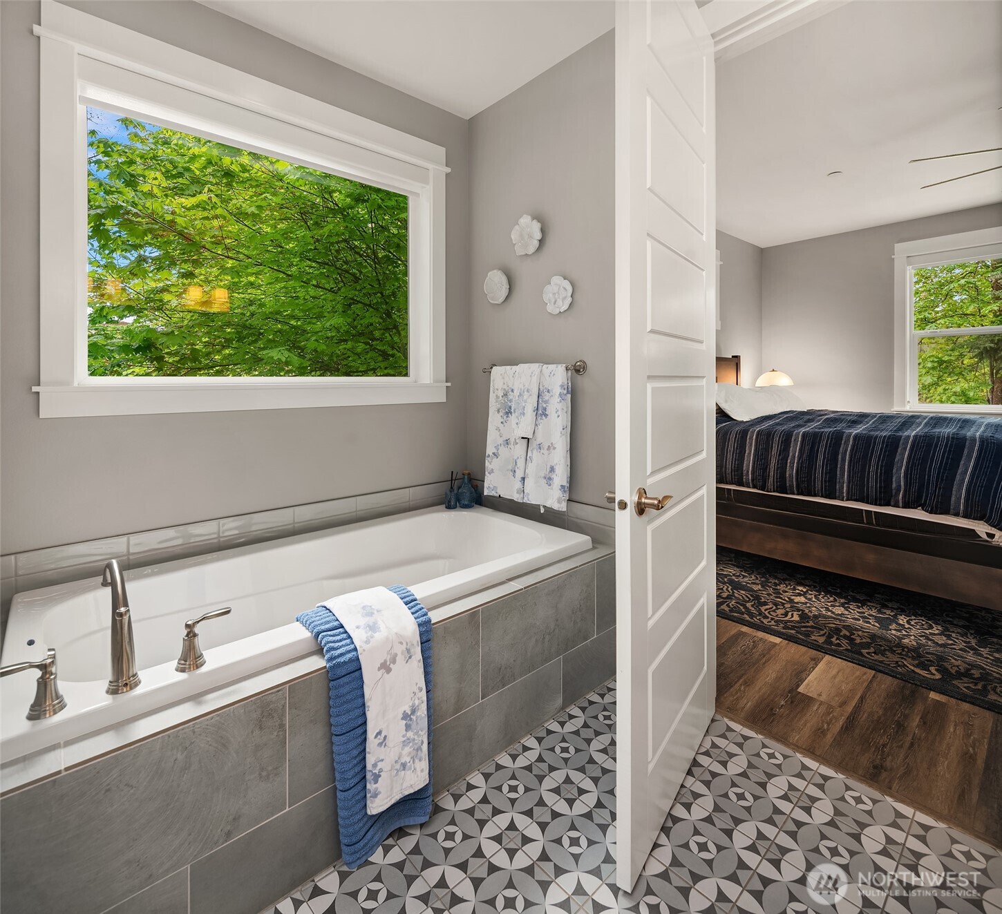 Seattle, Washington, 98178, United States, 4 Bedrooms Bedrooms, ,3 BathroomsBathrooms,Residential,For Sale,1793802
