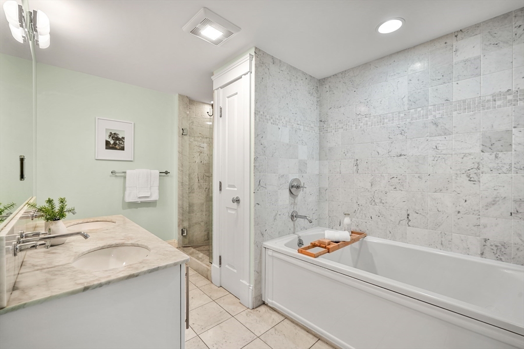 Boston, Massachusetts, 02116, United States, 2 Bedrooms Bedrooms, ,1 BathroomBathrooms,Residential,For Sale,2005241