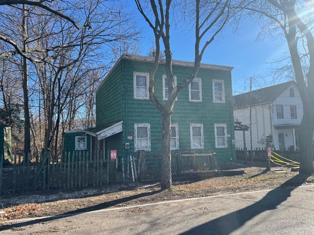 Staten Island, New York, 10309, United States, 4 Bedrooms Bedrooms, ,2 BathroomsBathrooms,Residential,For Sale,2001568