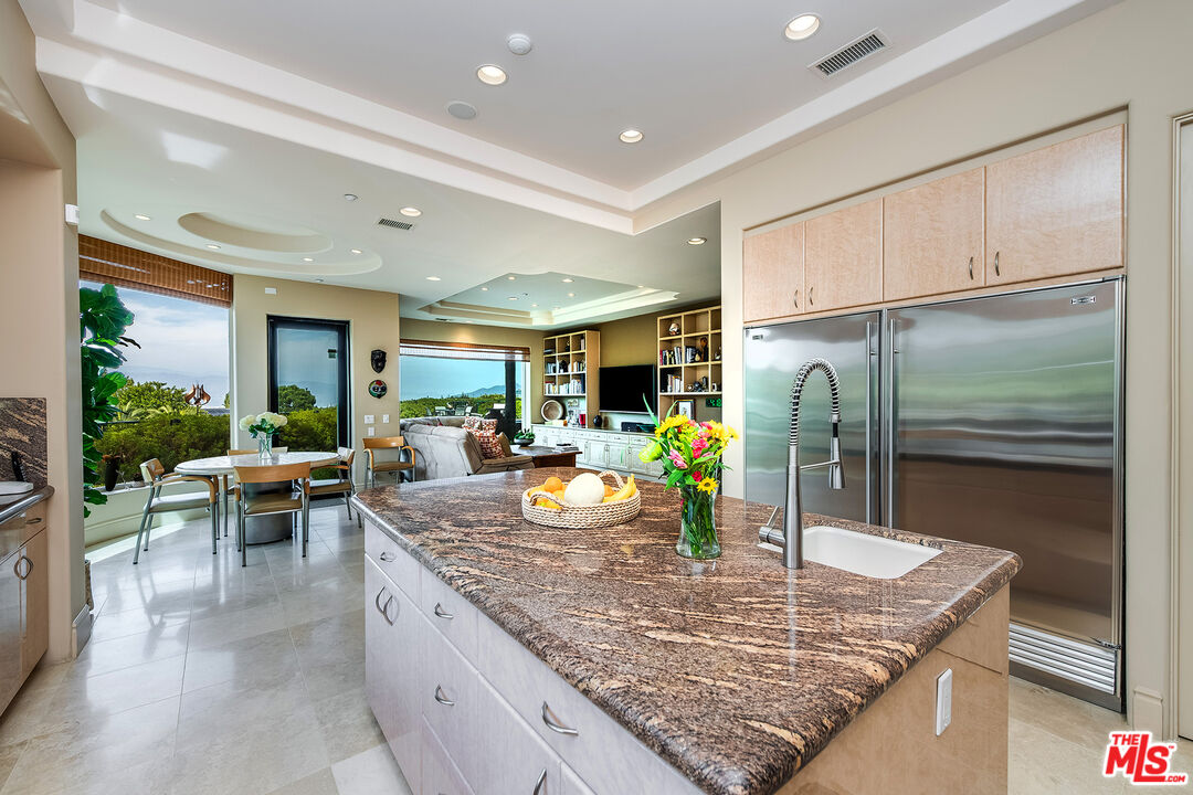 Beverly Hills, California, 90210, United States, 4 Bedrooms Bedrooms, ,5 BathroomsBathrooms,Residential,For Sale,1919871