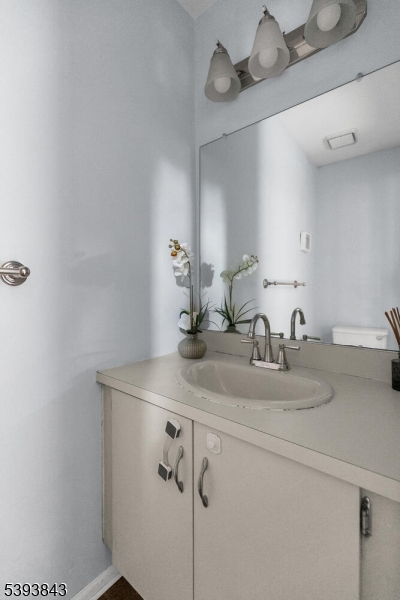 Bernards Twp., New Jersey, 07920, United States, 2 Bedrooms Bedrooms, ,3 BathroomsBathrooms,Residential,For Sale,1972655