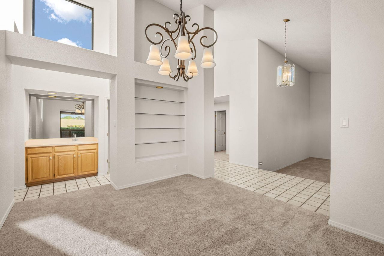 Albuquerque, New Mexico, 87111, United States, 4 Bedrooms Bedrooms, ,3 BathroomsBathrooms,Residential,For Sale,1947395