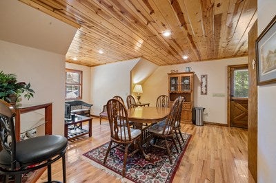Murphy, North Carolina, 28906, United States, 3 Bedrooms Bedrooms, ,6 BathroomsBathrooms,Residential,For Sale,1933143