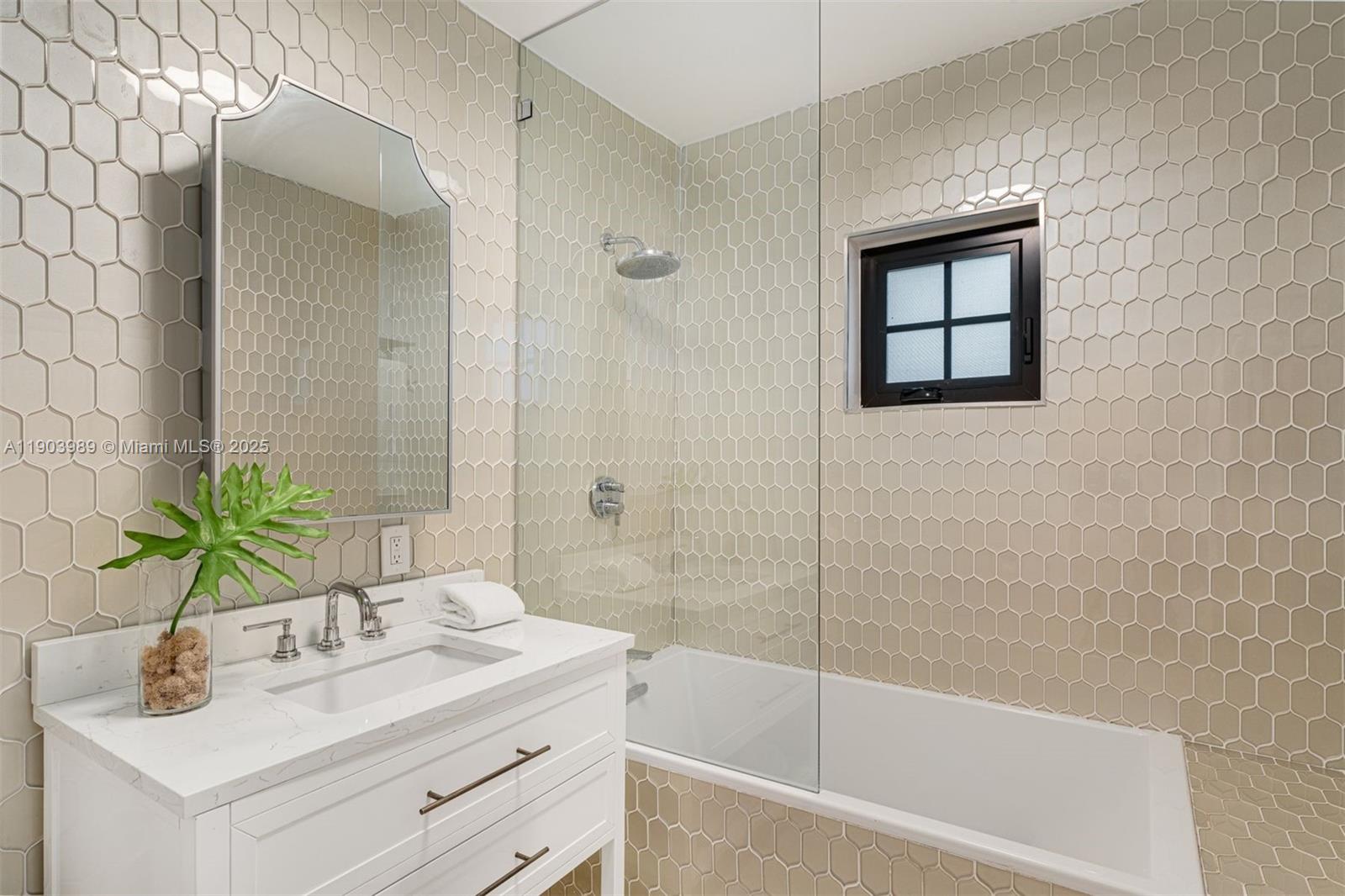 Miami, Florida, 33133, United States, 4 Bedrooms Bedrooms, ,4 BathroomsBathrooms,Residential,For Sale,1994677