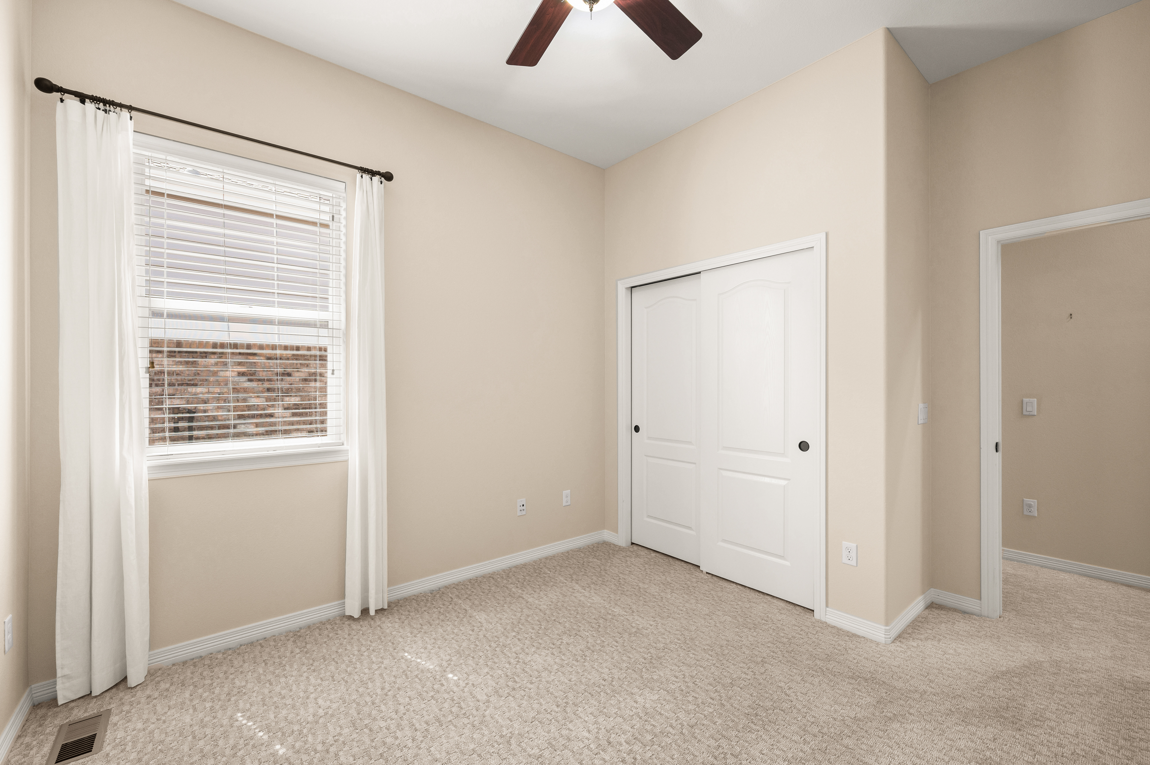  Beautiful, newer, move-in ready ranch - 物件實景