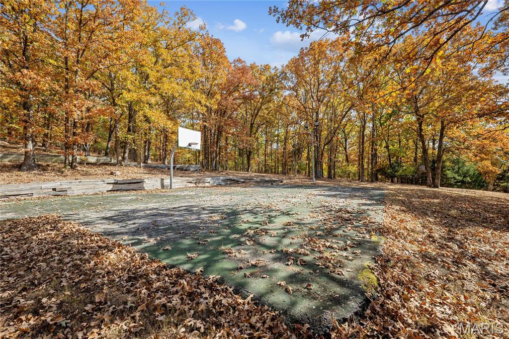 Sullivan, Missouri, 63080, United States, 5 Bedrooms Bedrooms, ,5 BathroomsBathrooms,Residential,For Sale,1906058