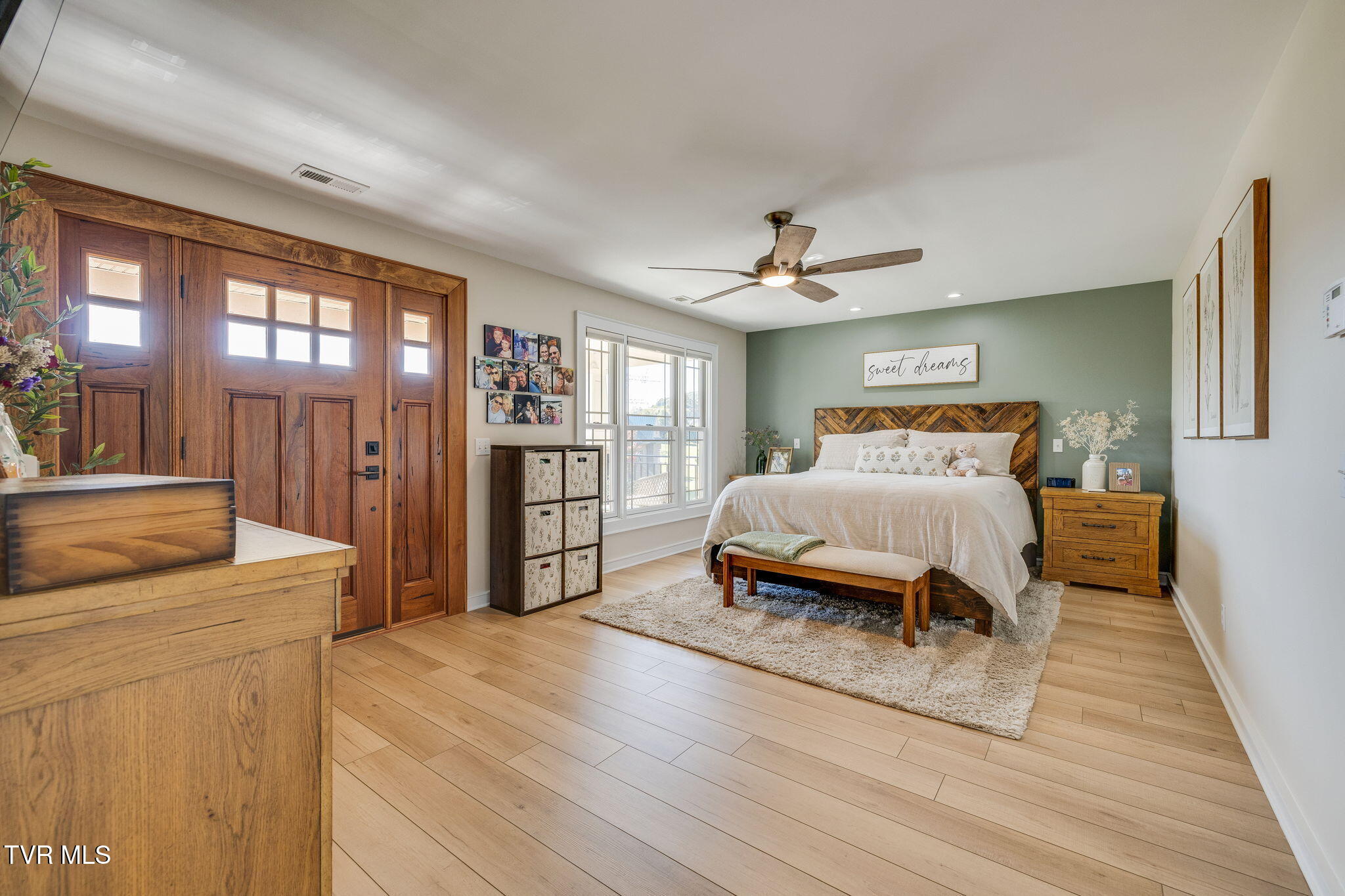 Kingsport, Tennessee, 37664, United States, 5 Bedrooms Bedrooms, ,5 BathroomsBathrooms,Residential,For Sale,1982177