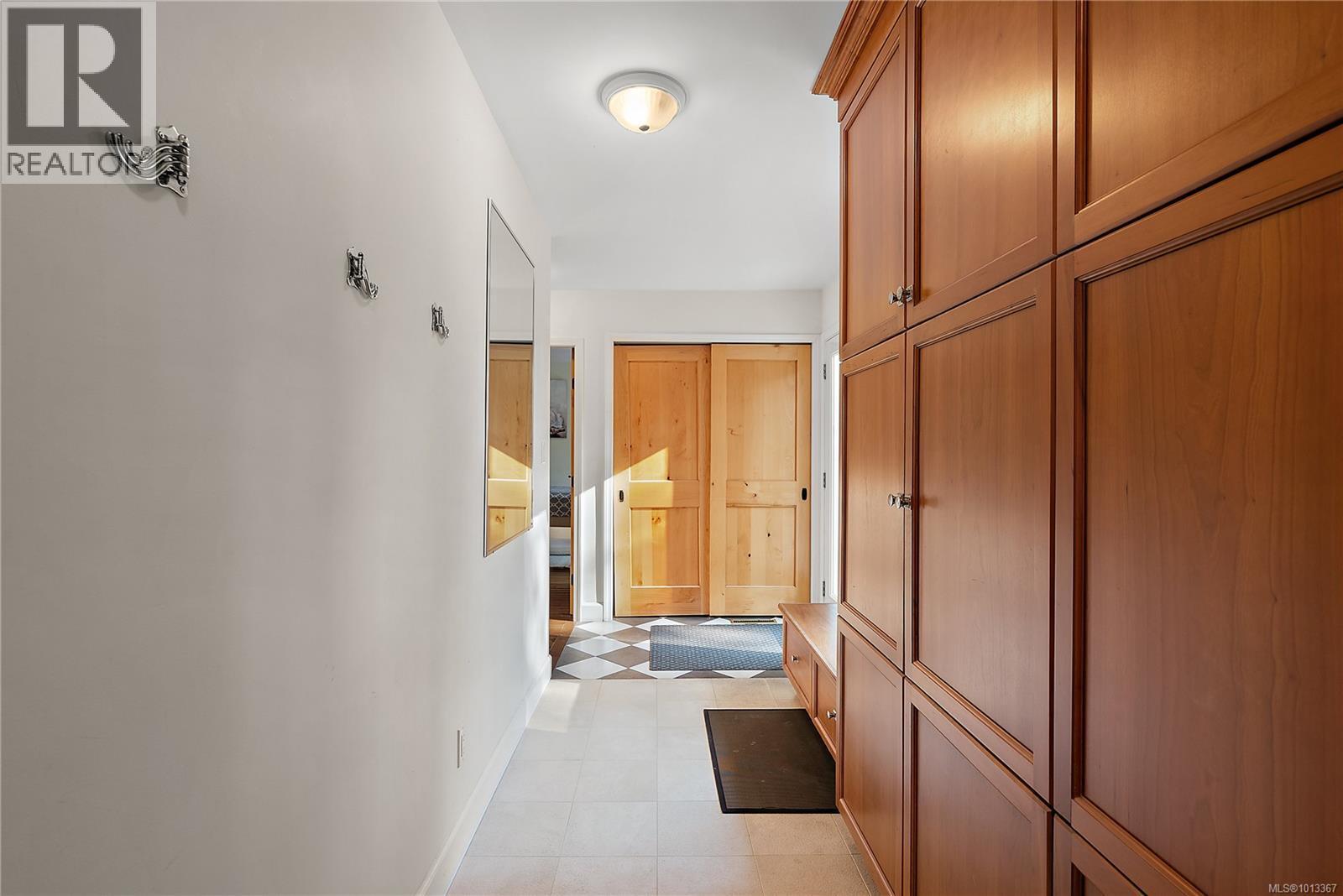 NORTH SAANICH, British Columbia, V8L 5L5, CA, 5 Bedrooms Bedrooms, ,4 BathroomsBathrooms,Residential,For Sale,1946996