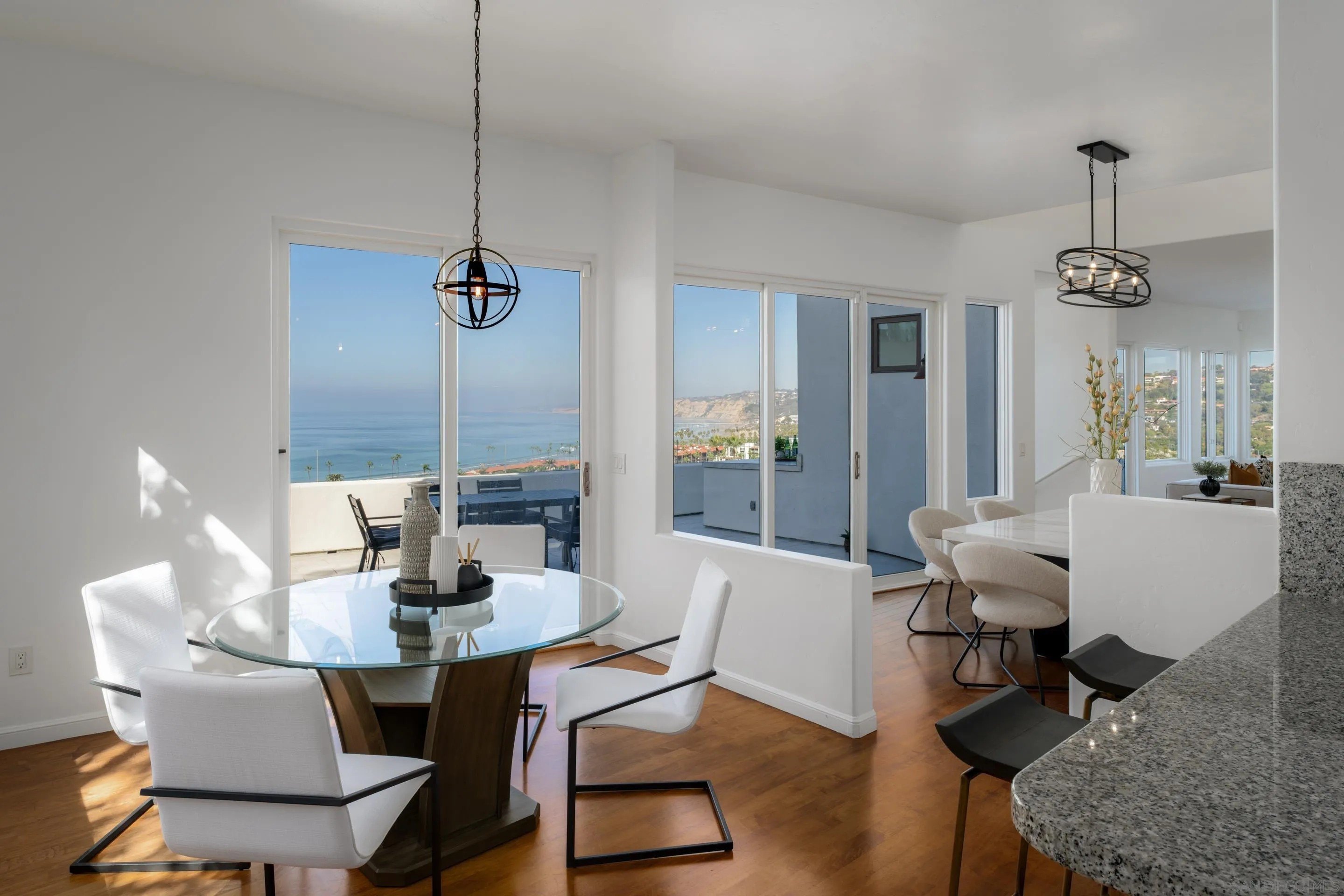 La Jolla, California, 92037, United States, 5 Bedrooms Bedrooms, ,6 BathroomsBathrooms,Residential,For Sale,1991356